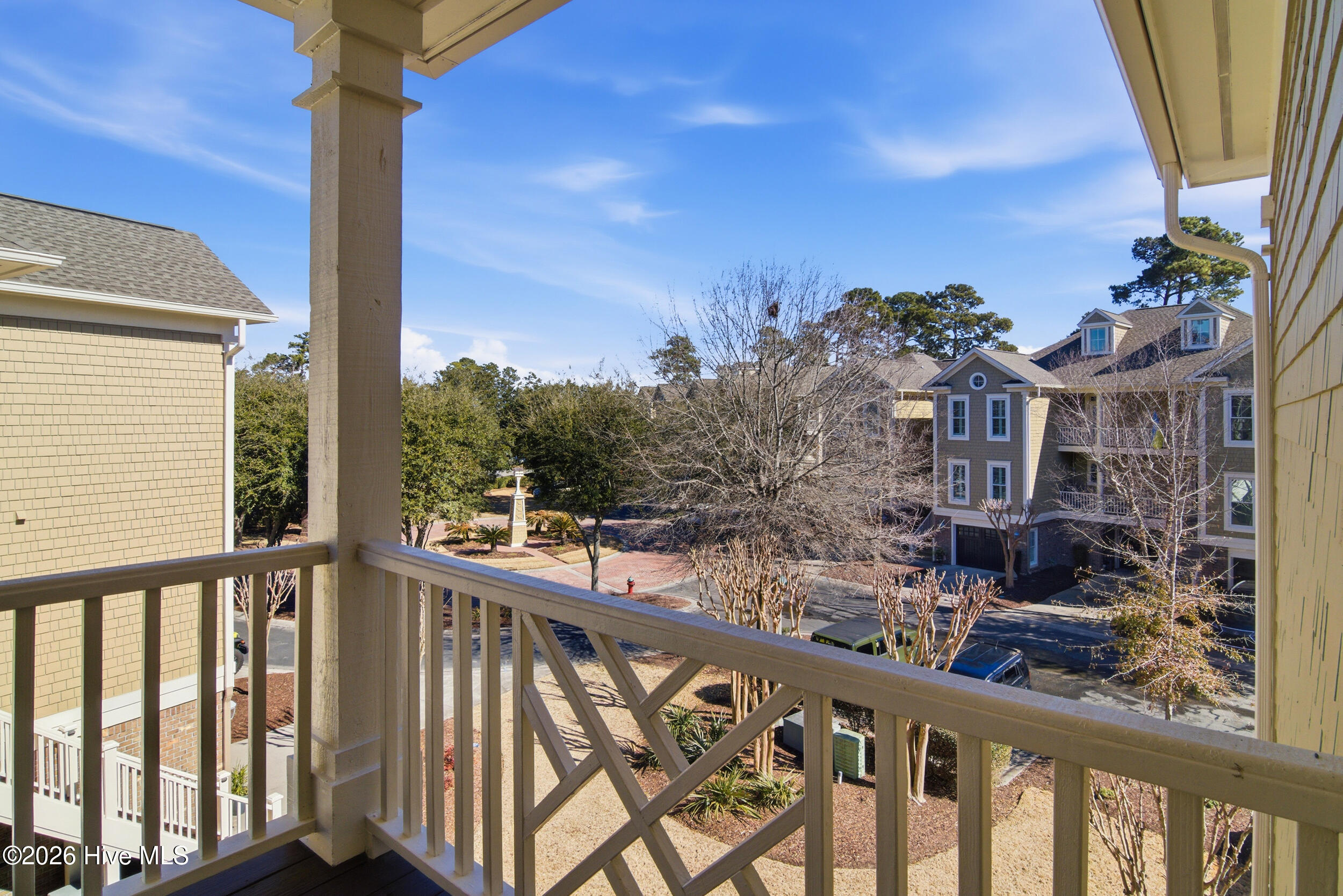 100547081 | Photo 74