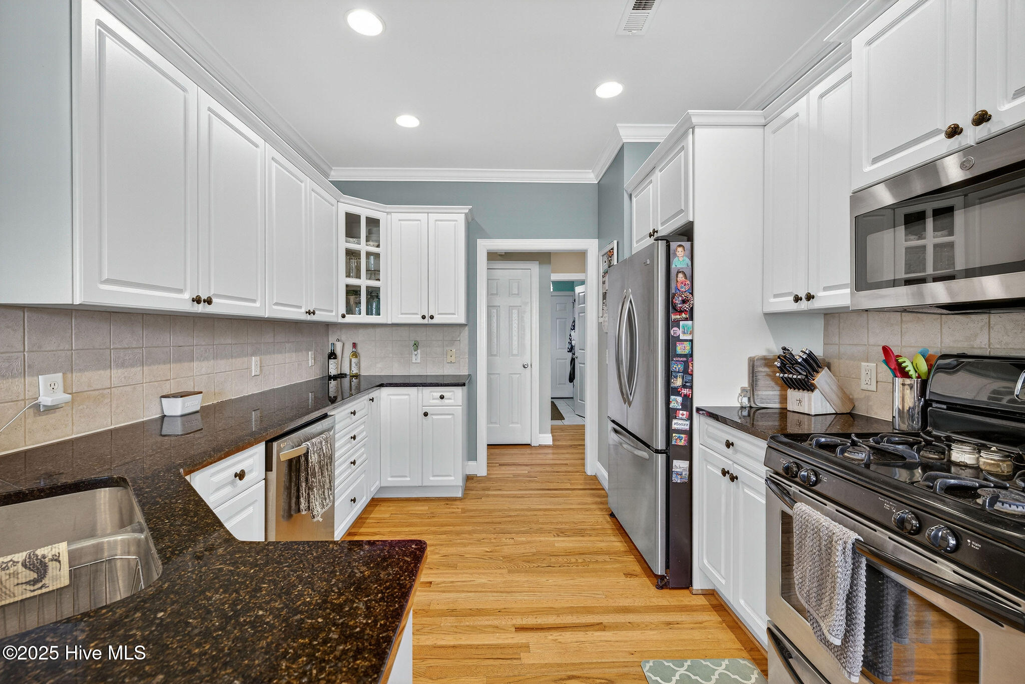 100540017 | Photo 35