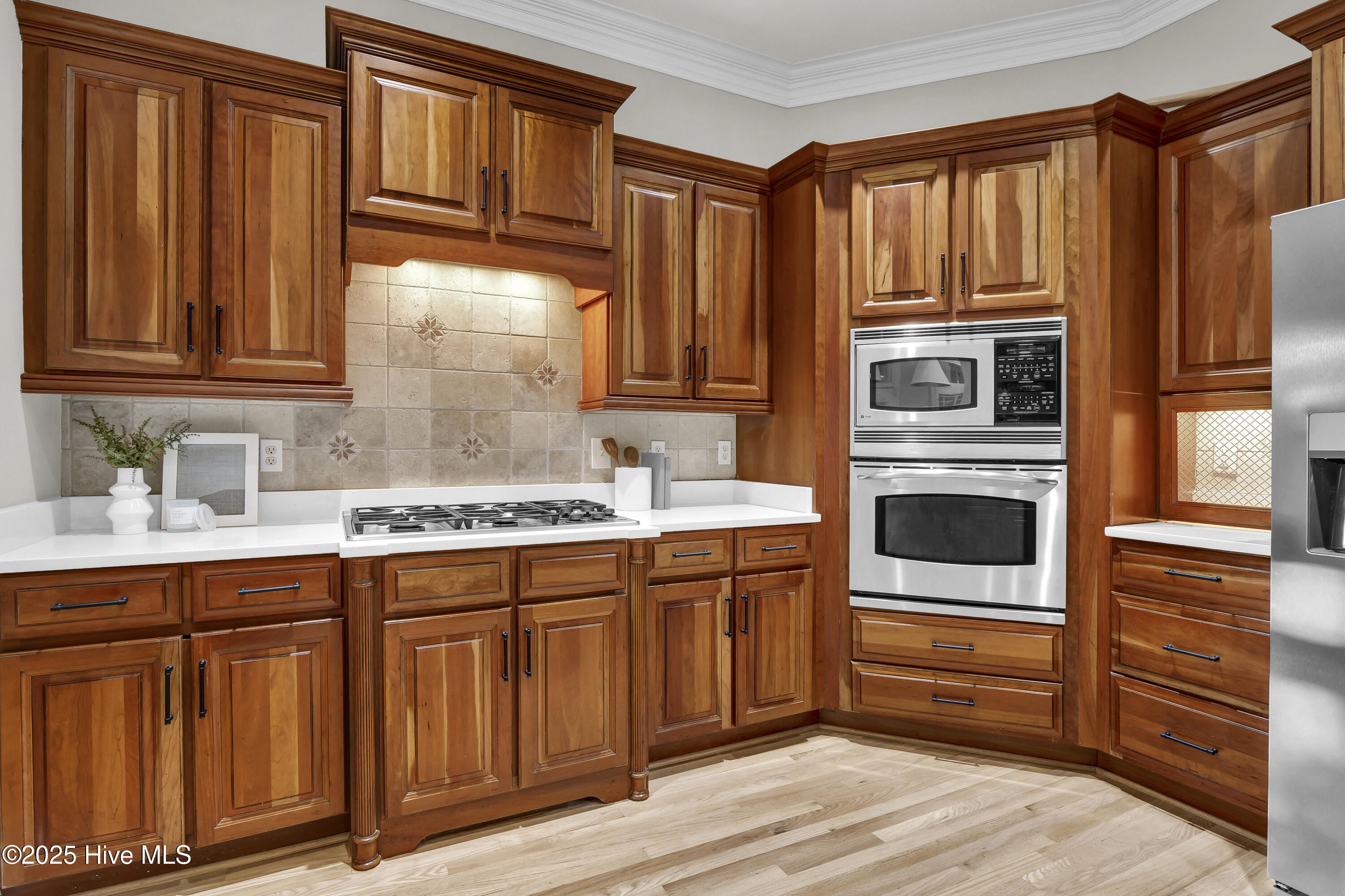 100518600 | Photo 19