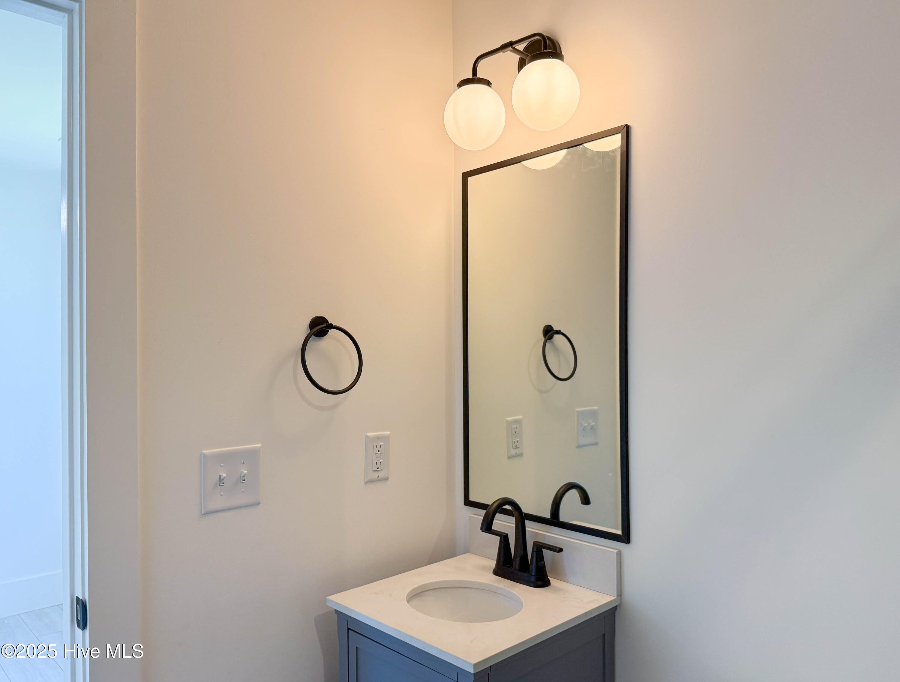 100539536 | Photo 96