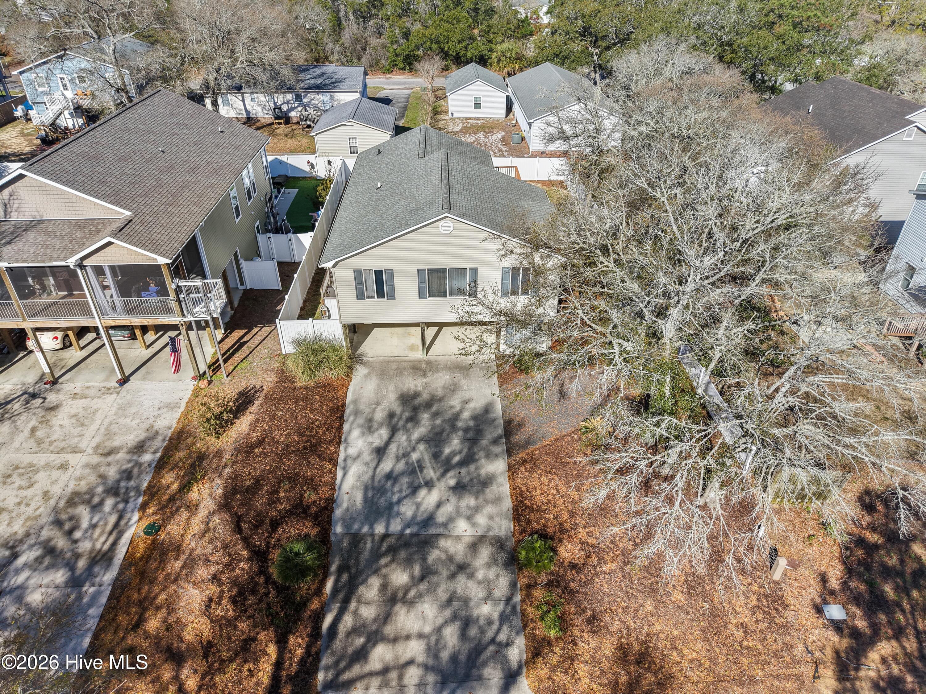 100561293 | Photo 51