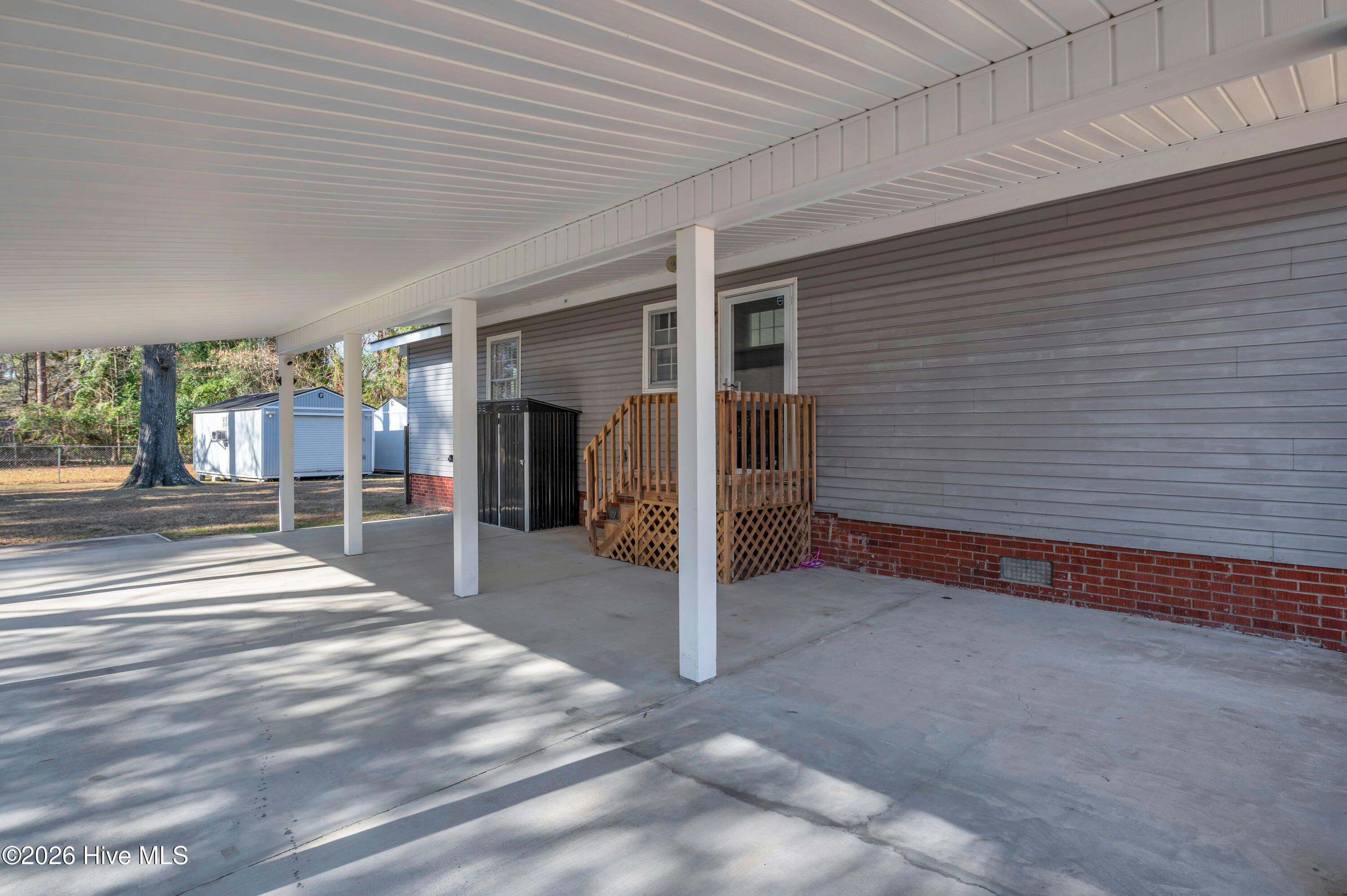 100547625 | Photo 28