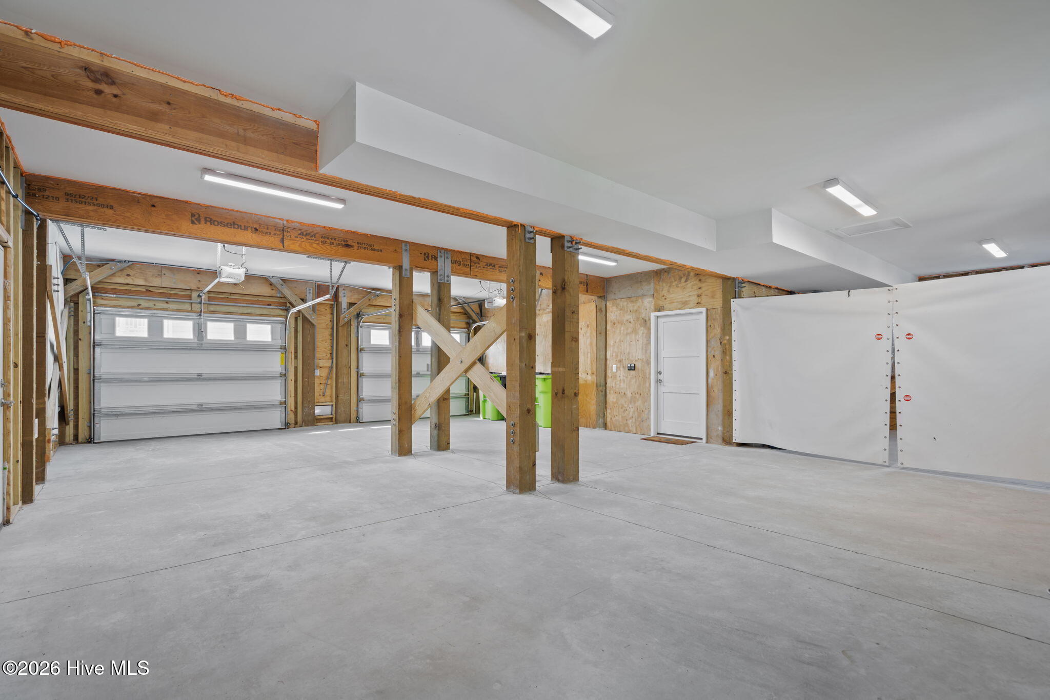 100556459 | Photo 40