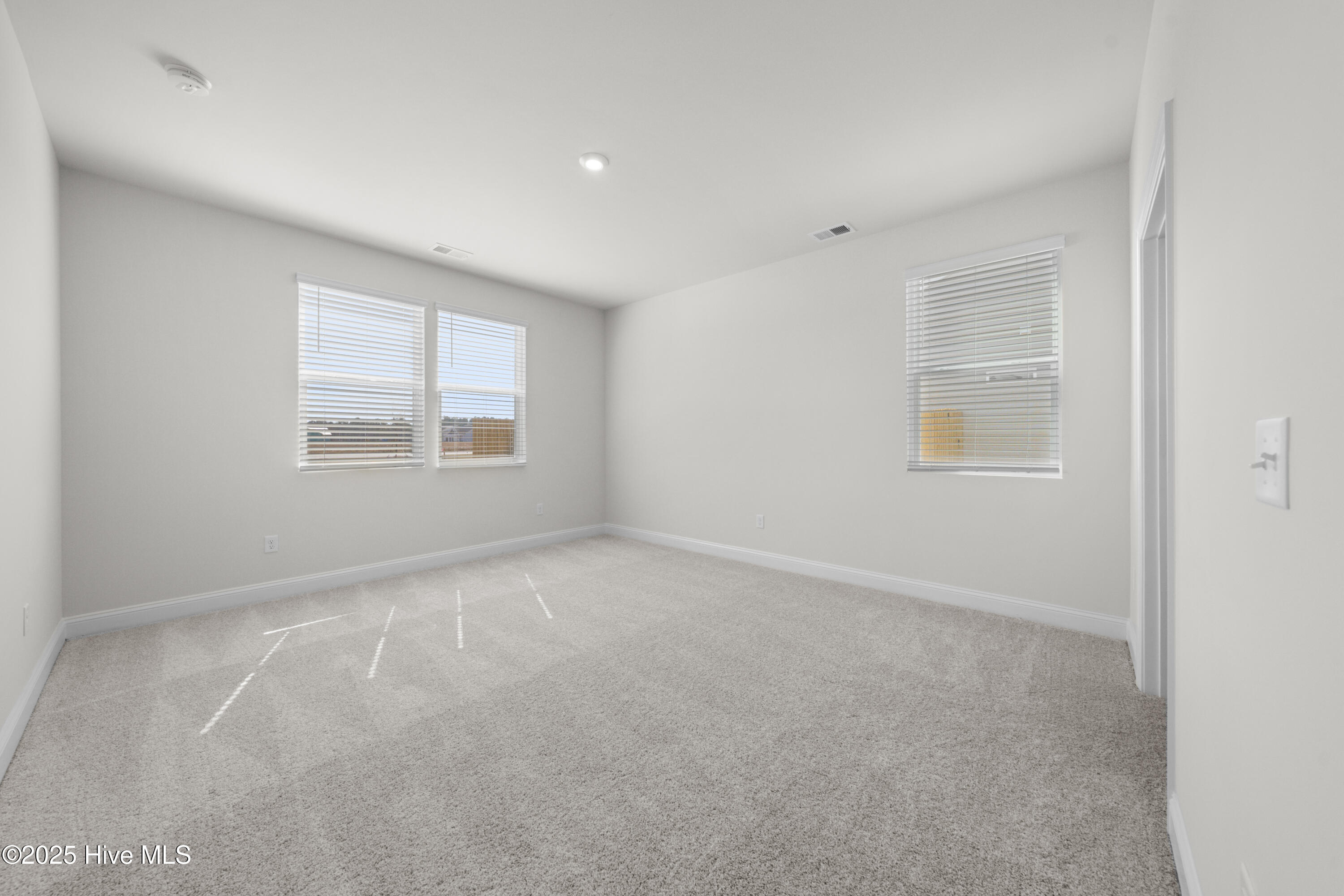 100565958 | Photo 28