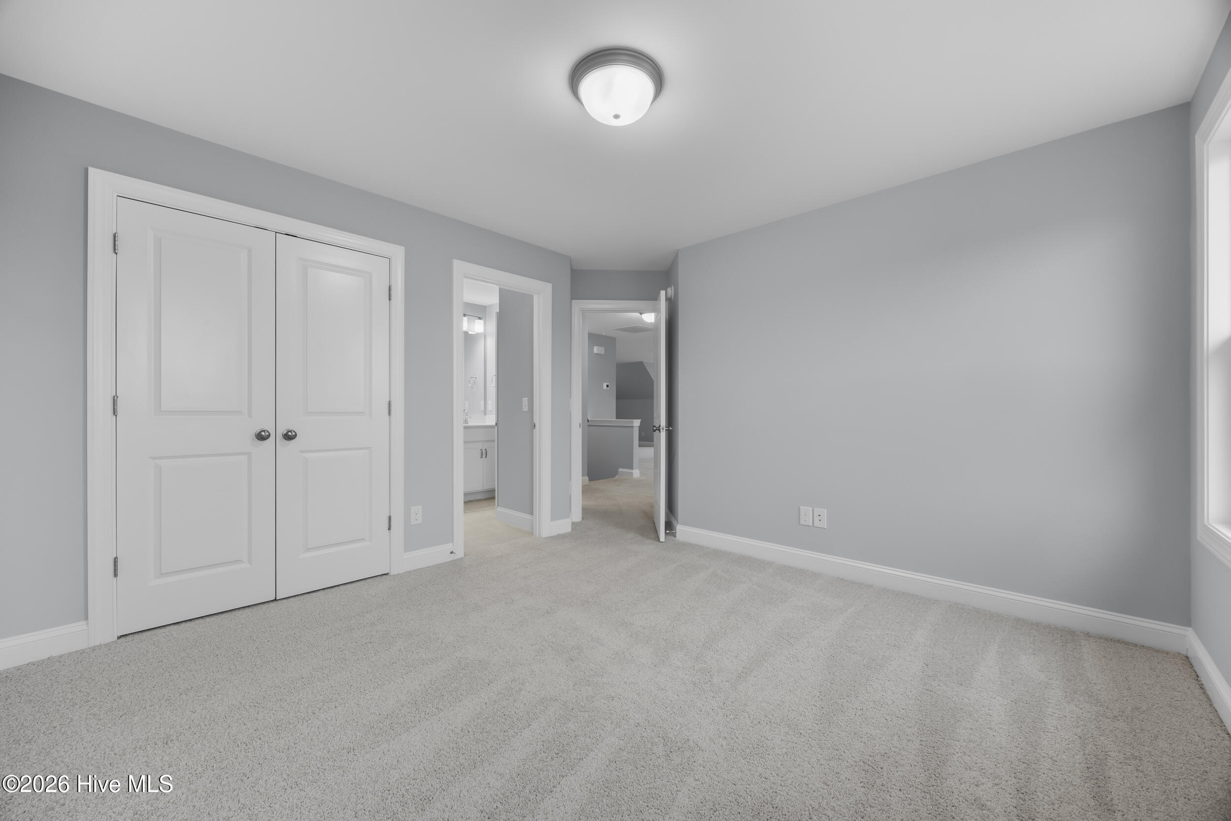 100552292 | Photo 16