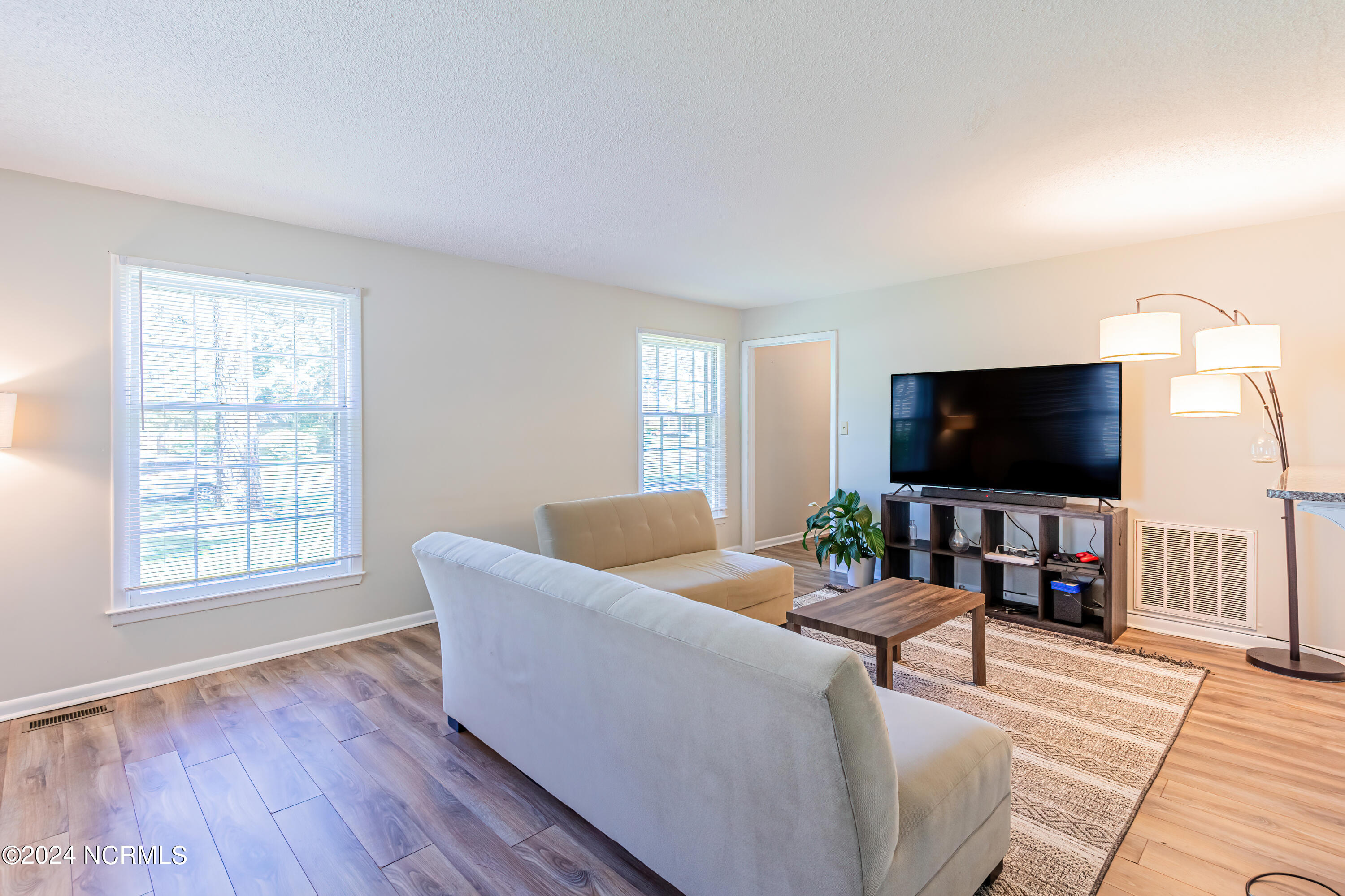 100448019 | Photo 10