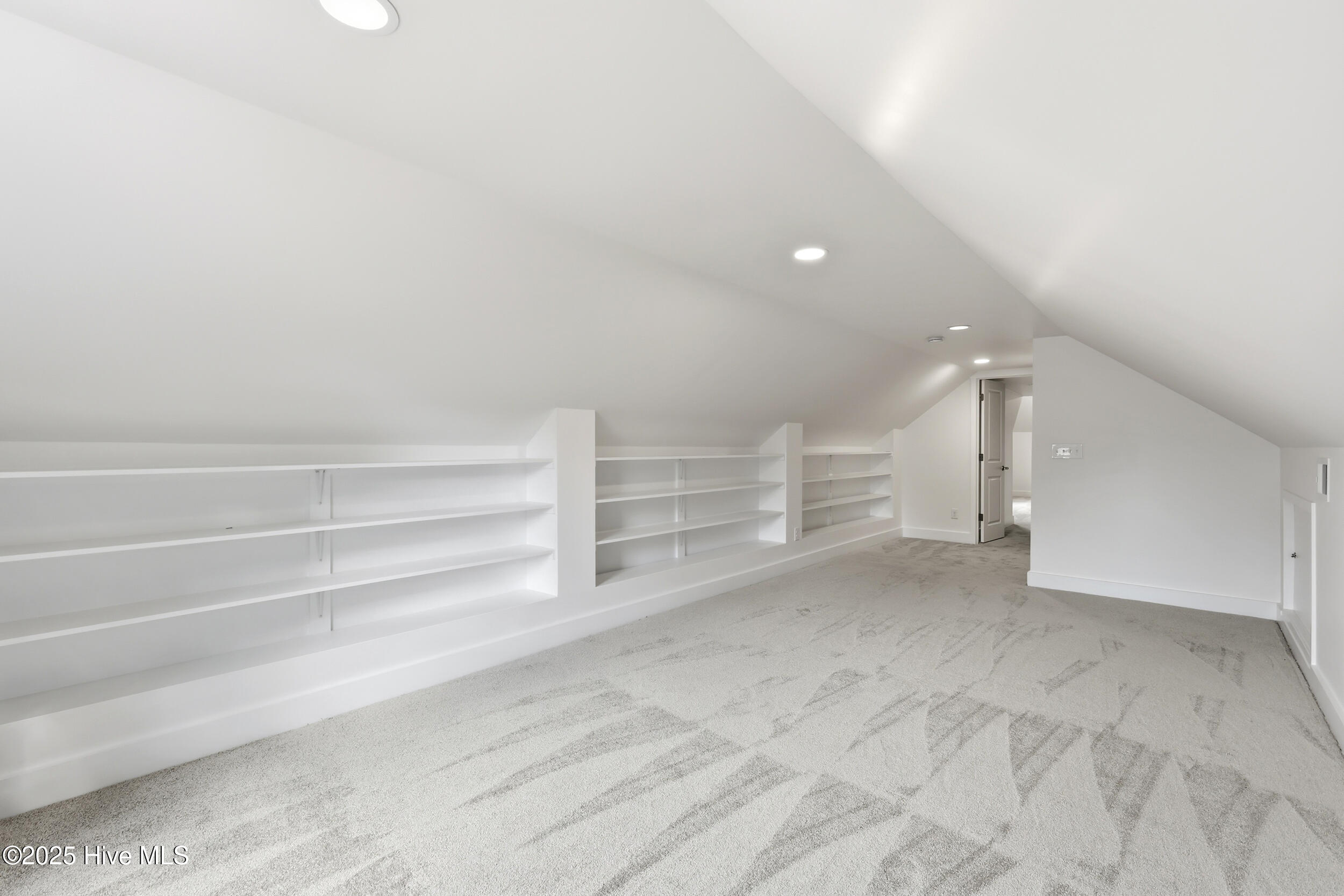 100544794 | Photo 41