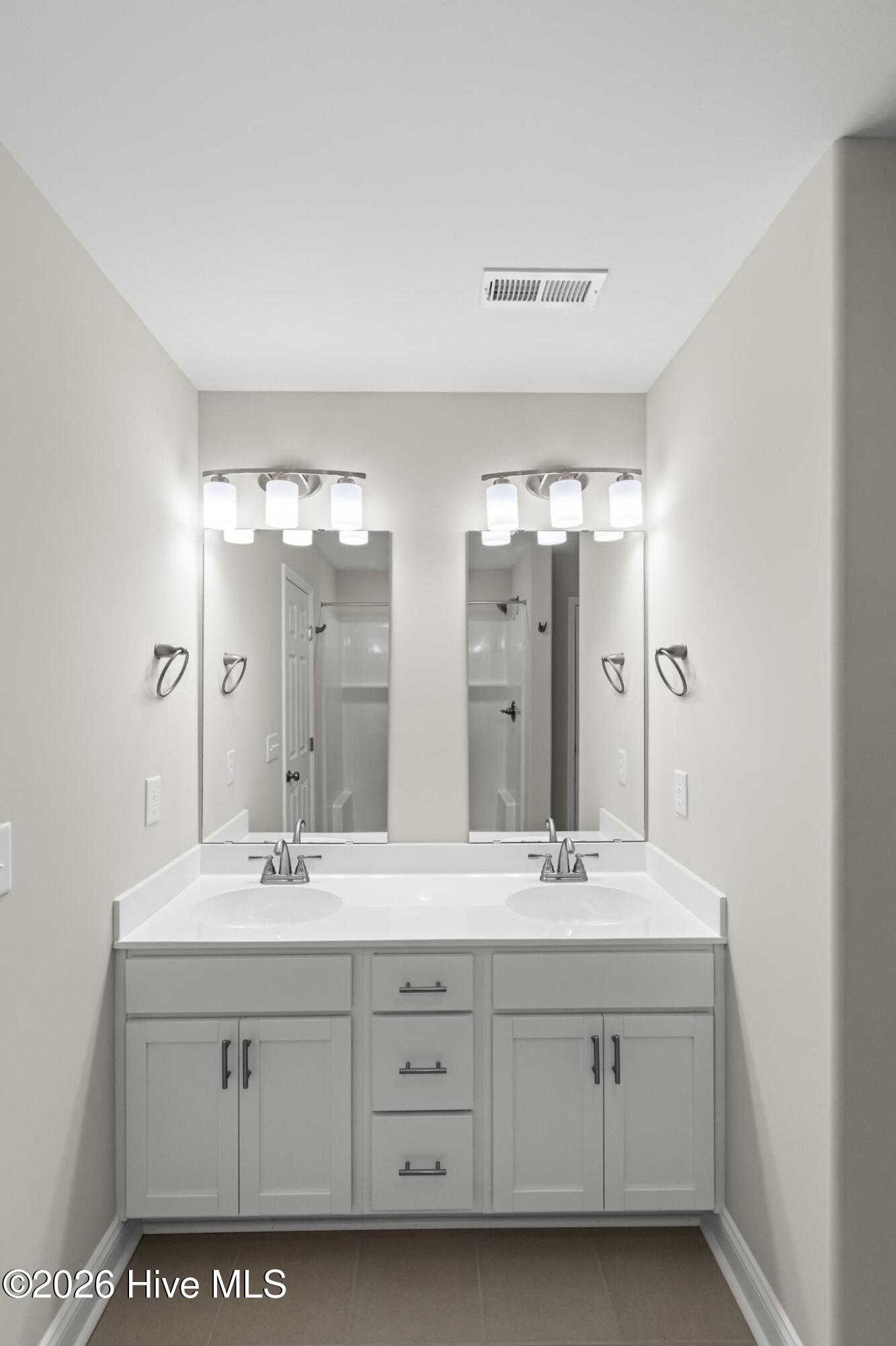 100516178 | Photo 31