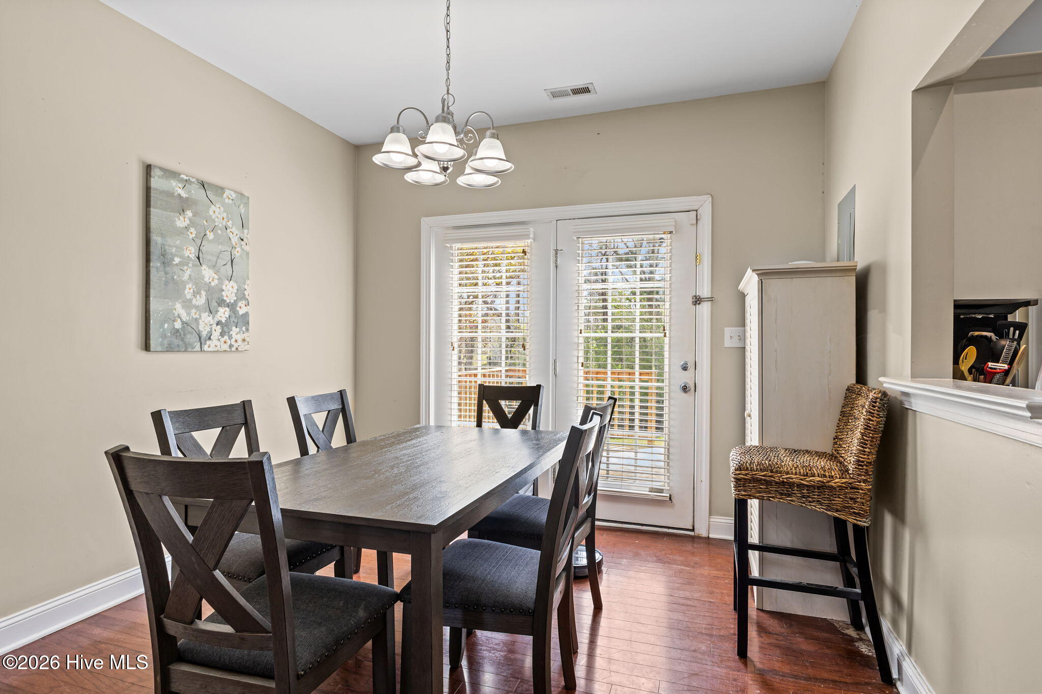 100563146 | Photo 16