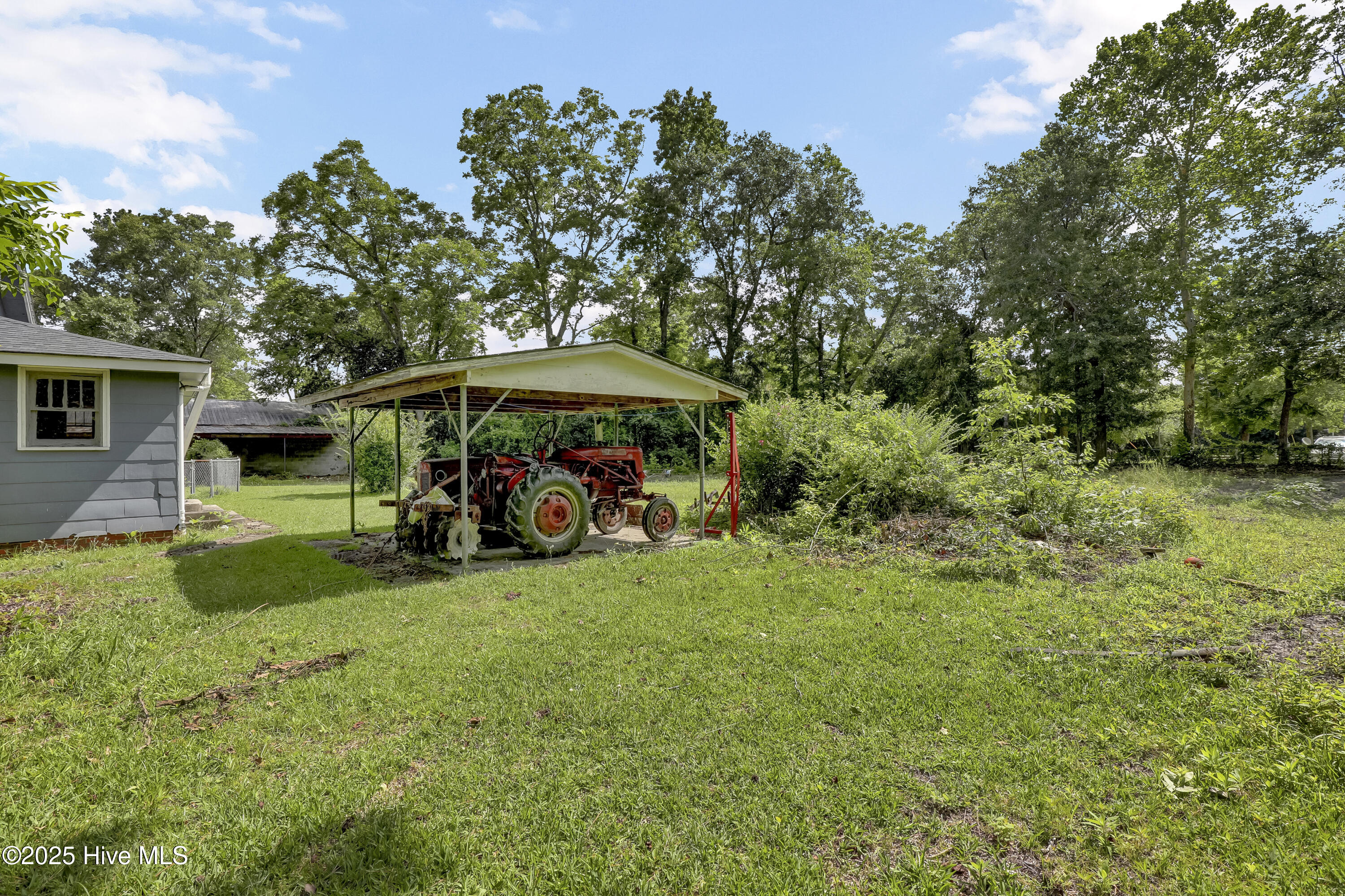 100514689 | Photo 22