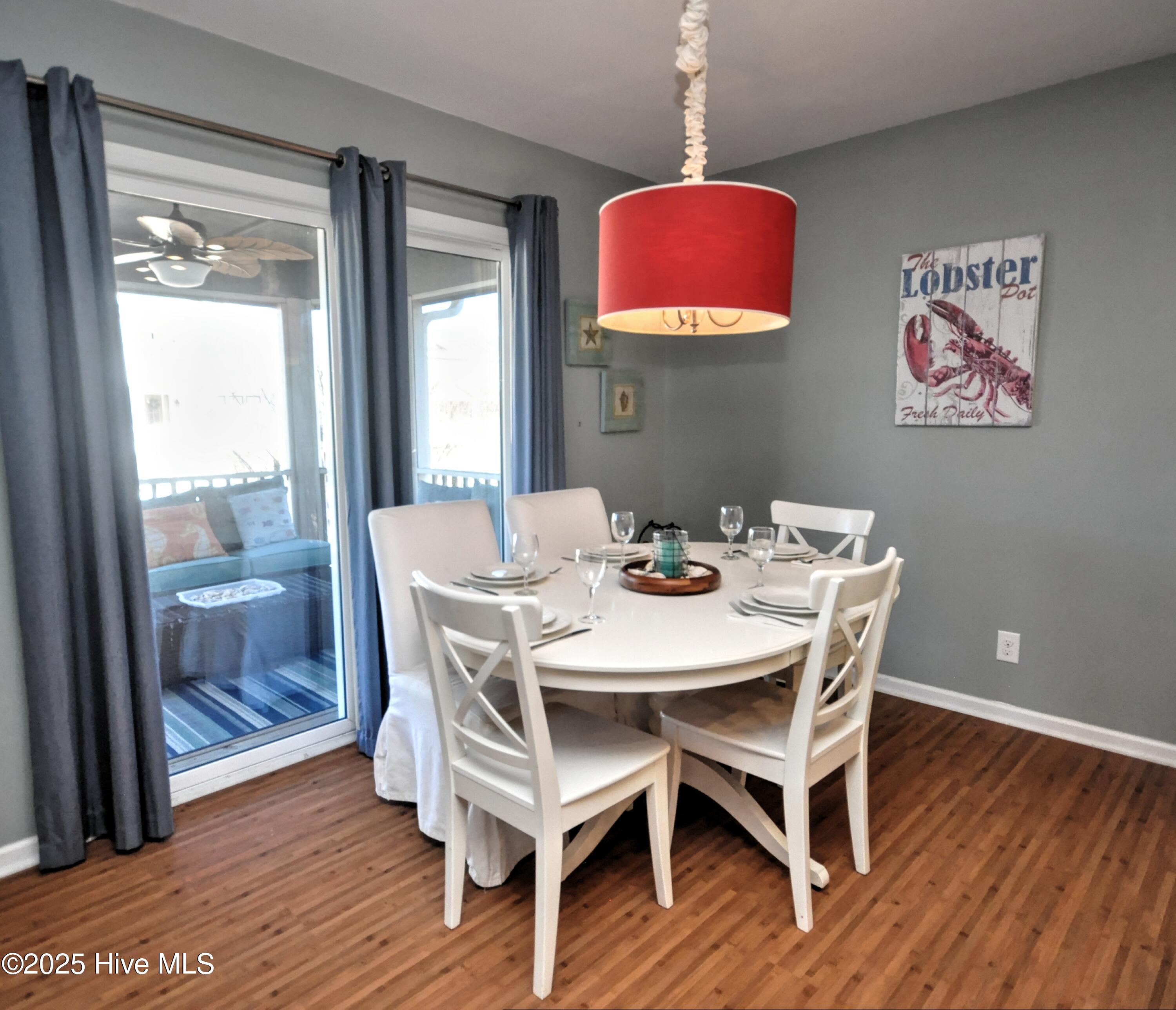 100545974 | Photo 18