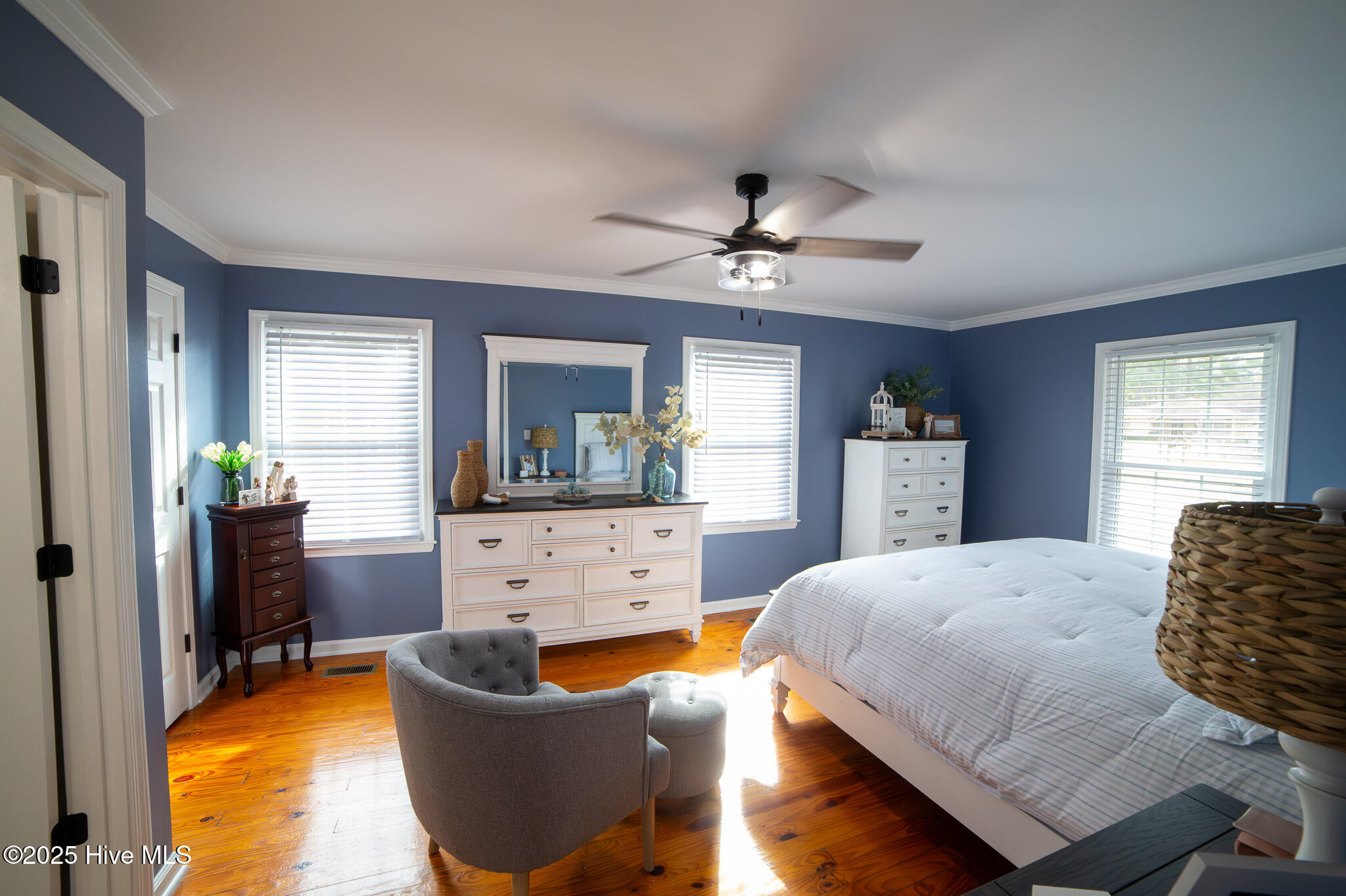 100542481 | Photo 37