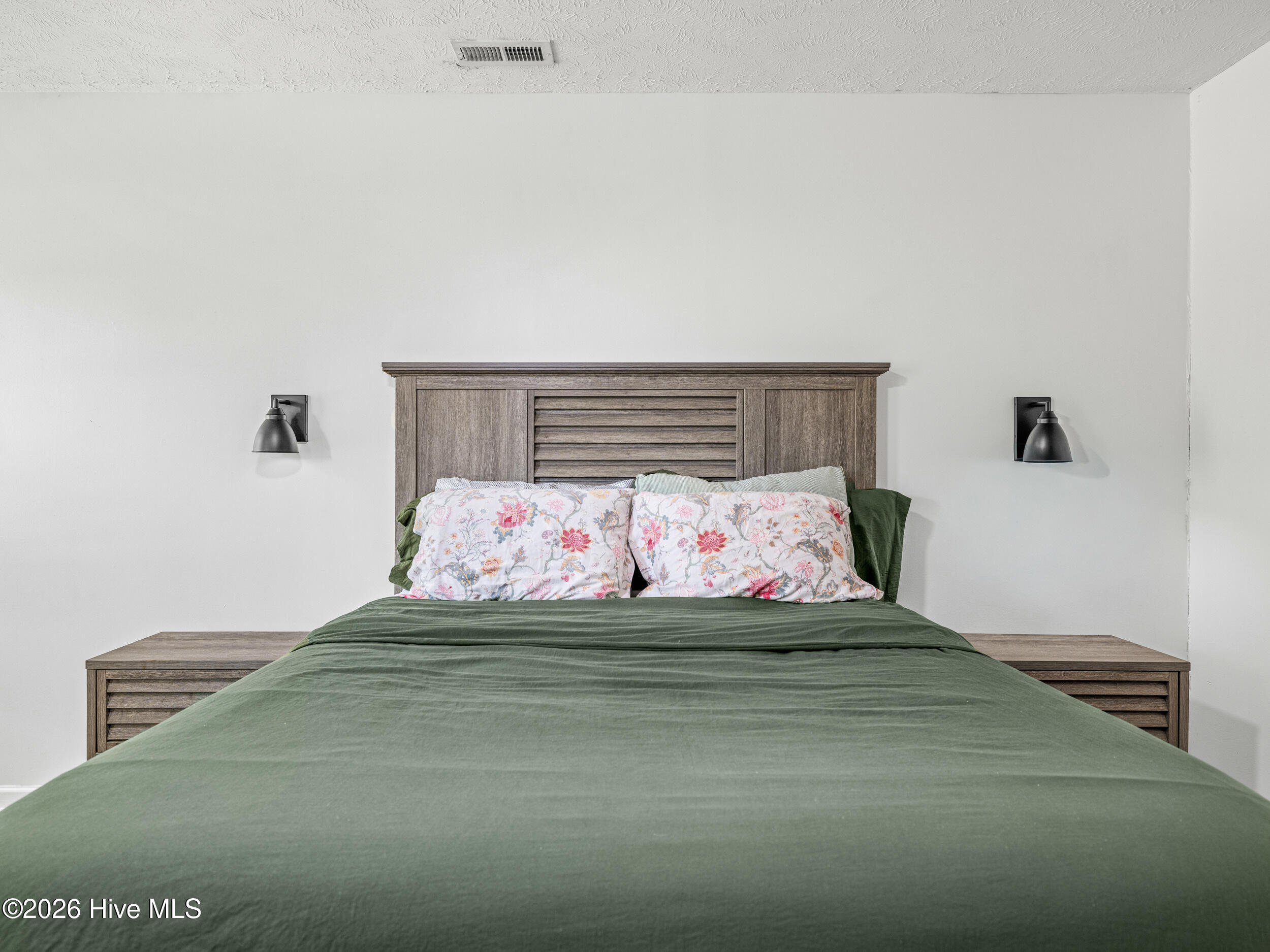 100554161 | Photo 32