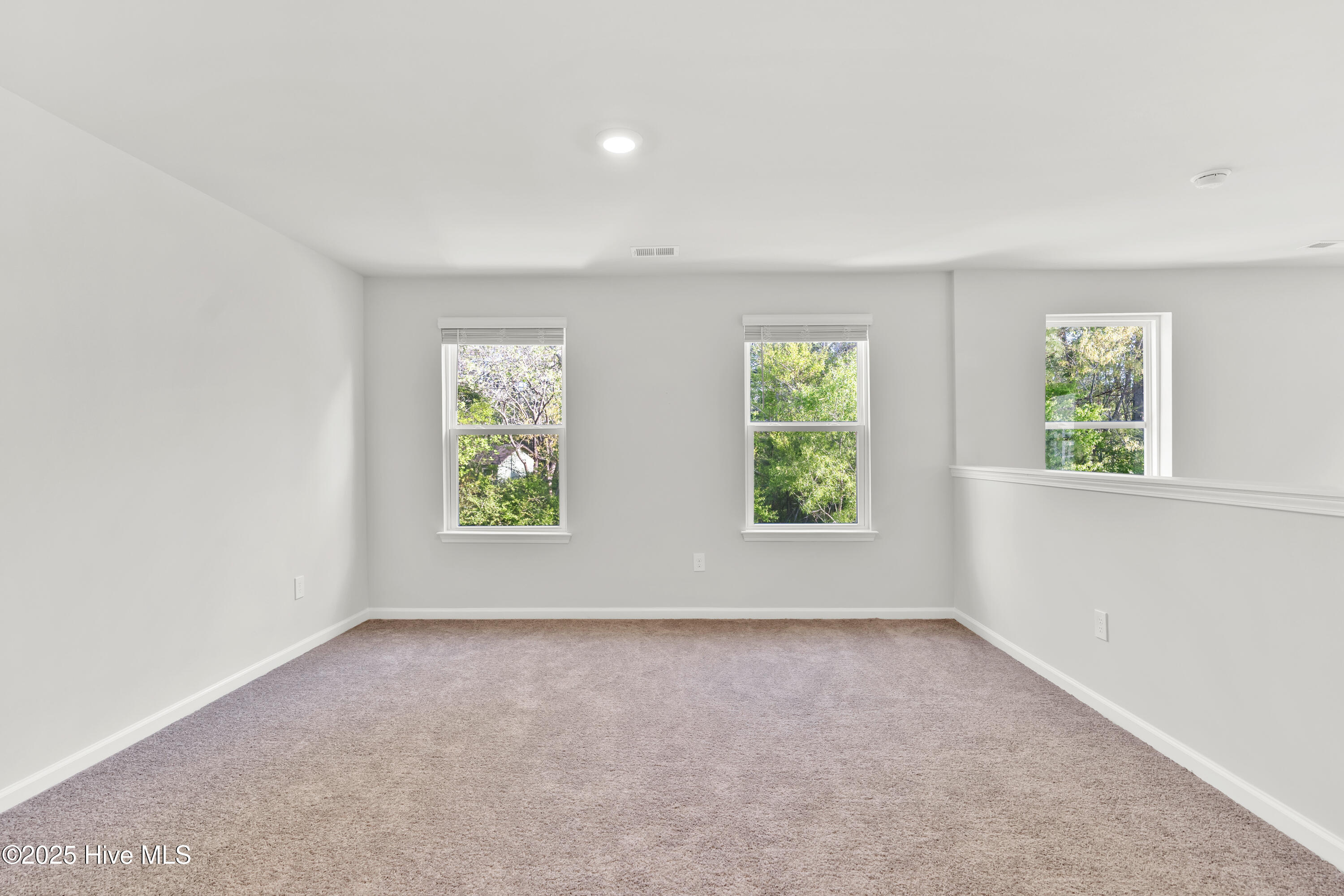 100522330 | Photo 21