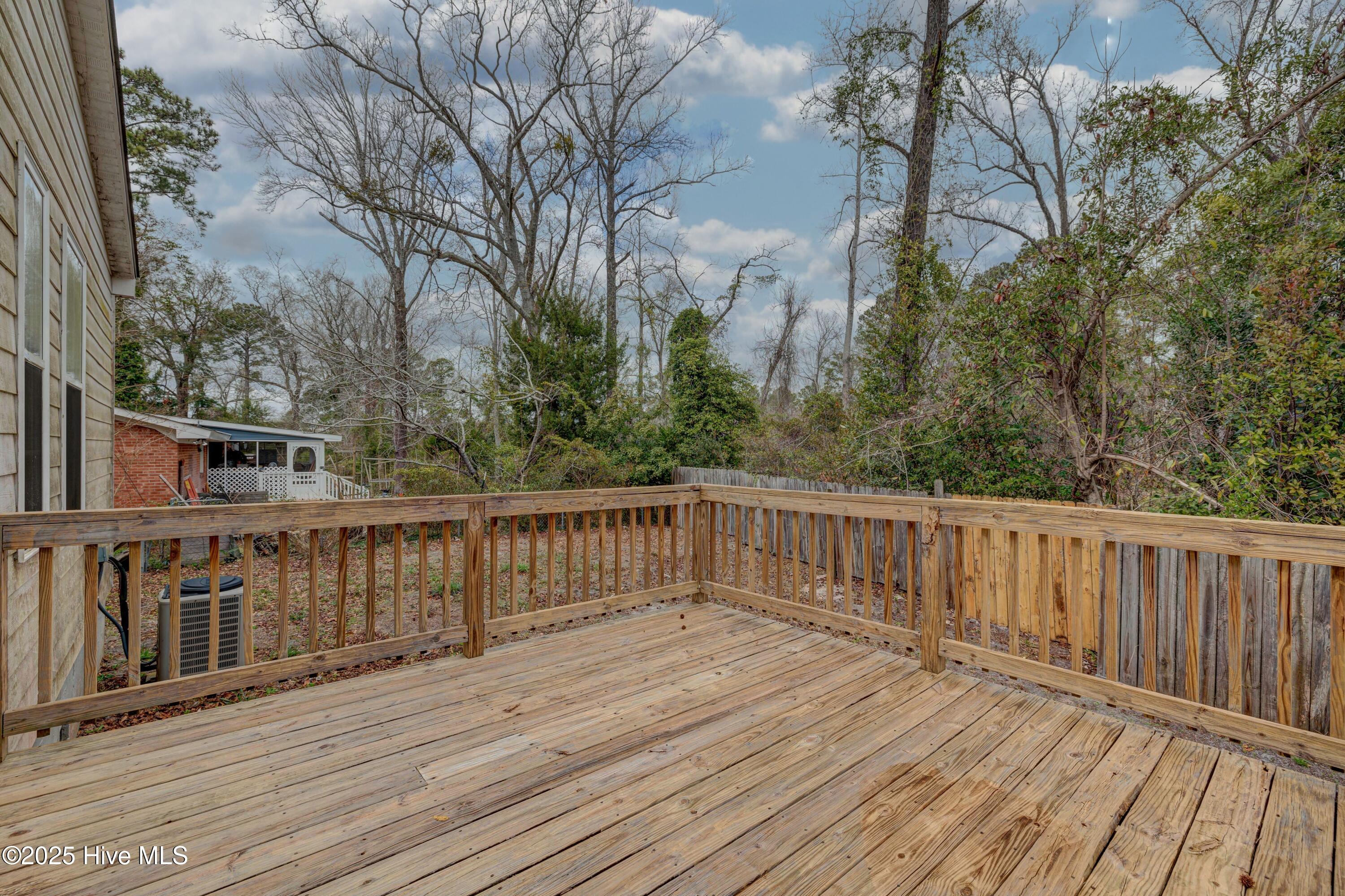 100567559 | Photo 14