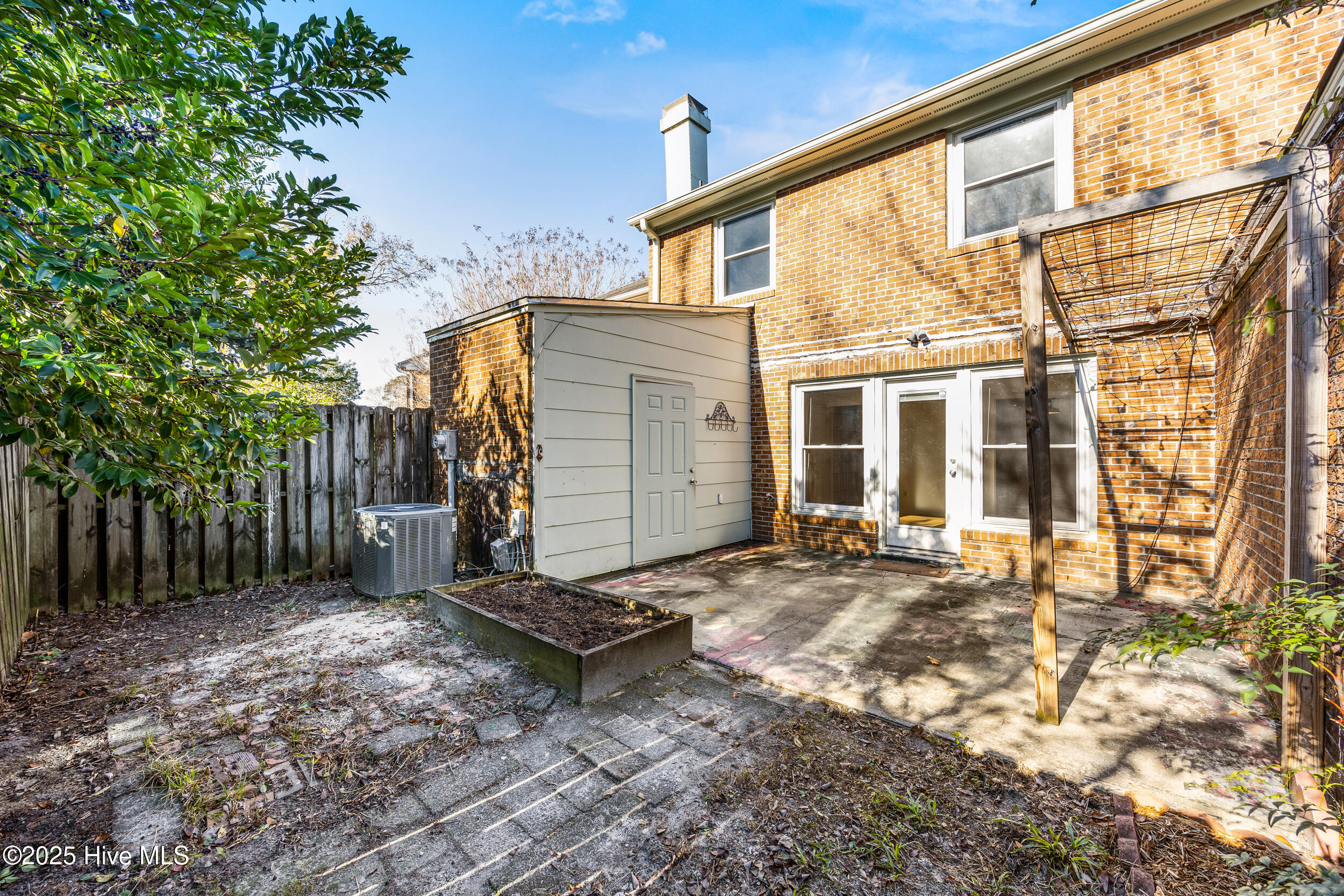 100545120 | Photo 18