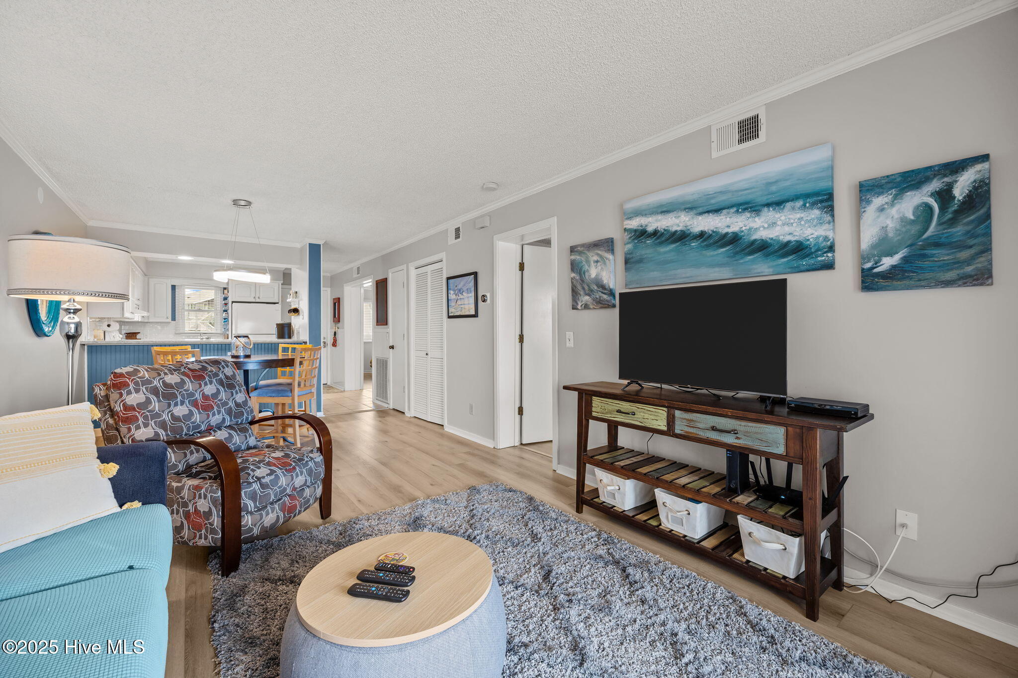 100548198 | Photo 15