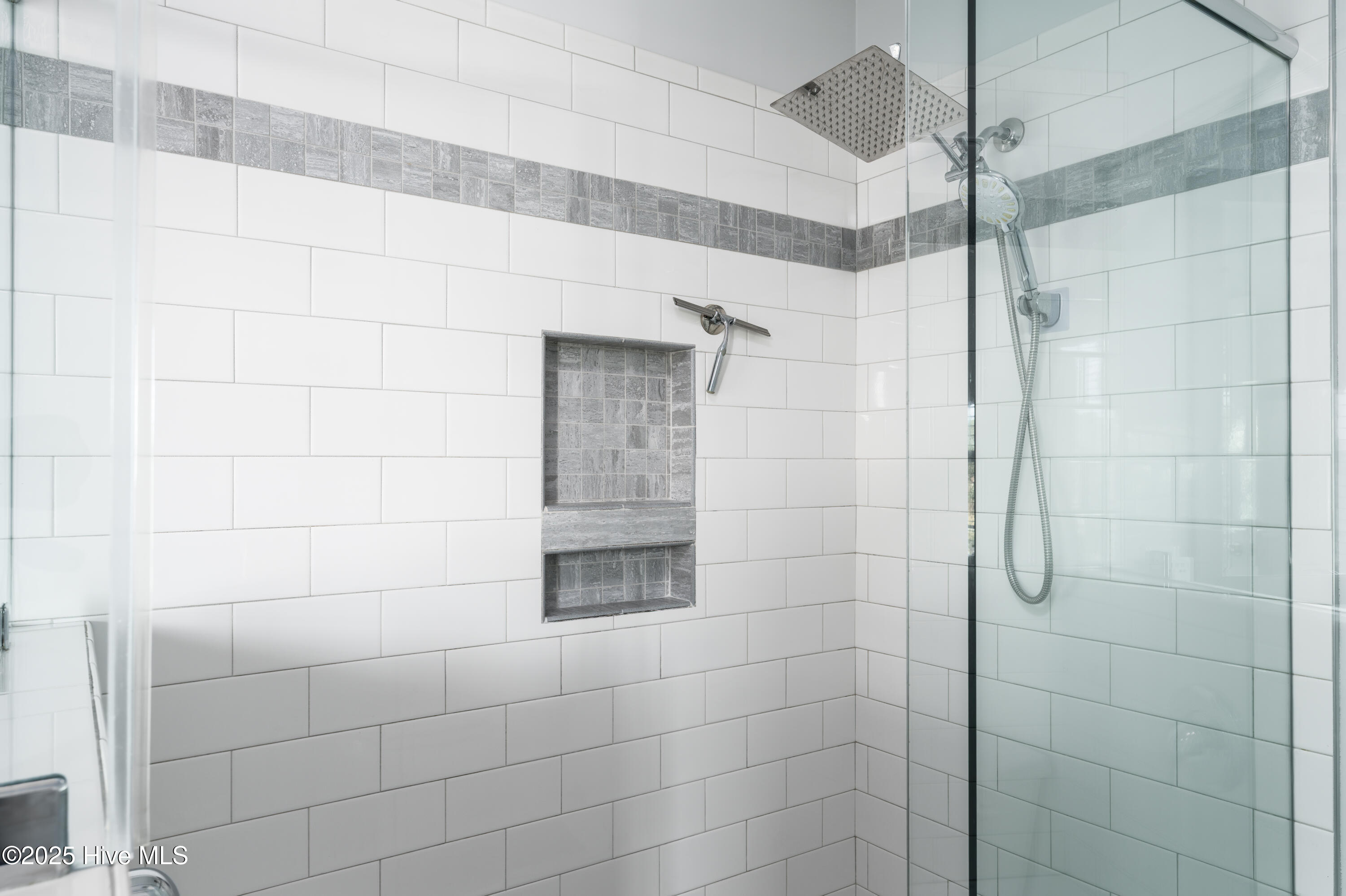 100547414 | Photo 20