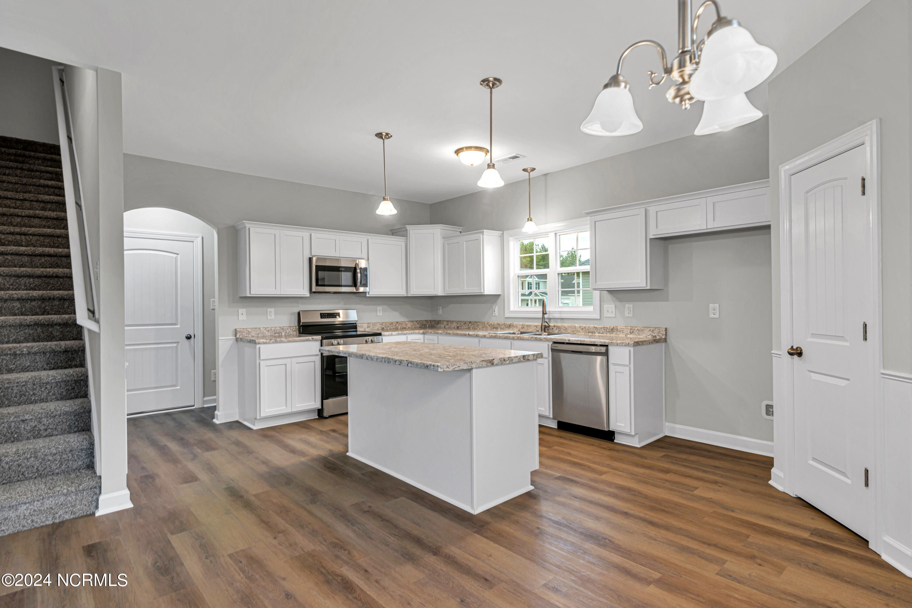 100563429 | Photo 20