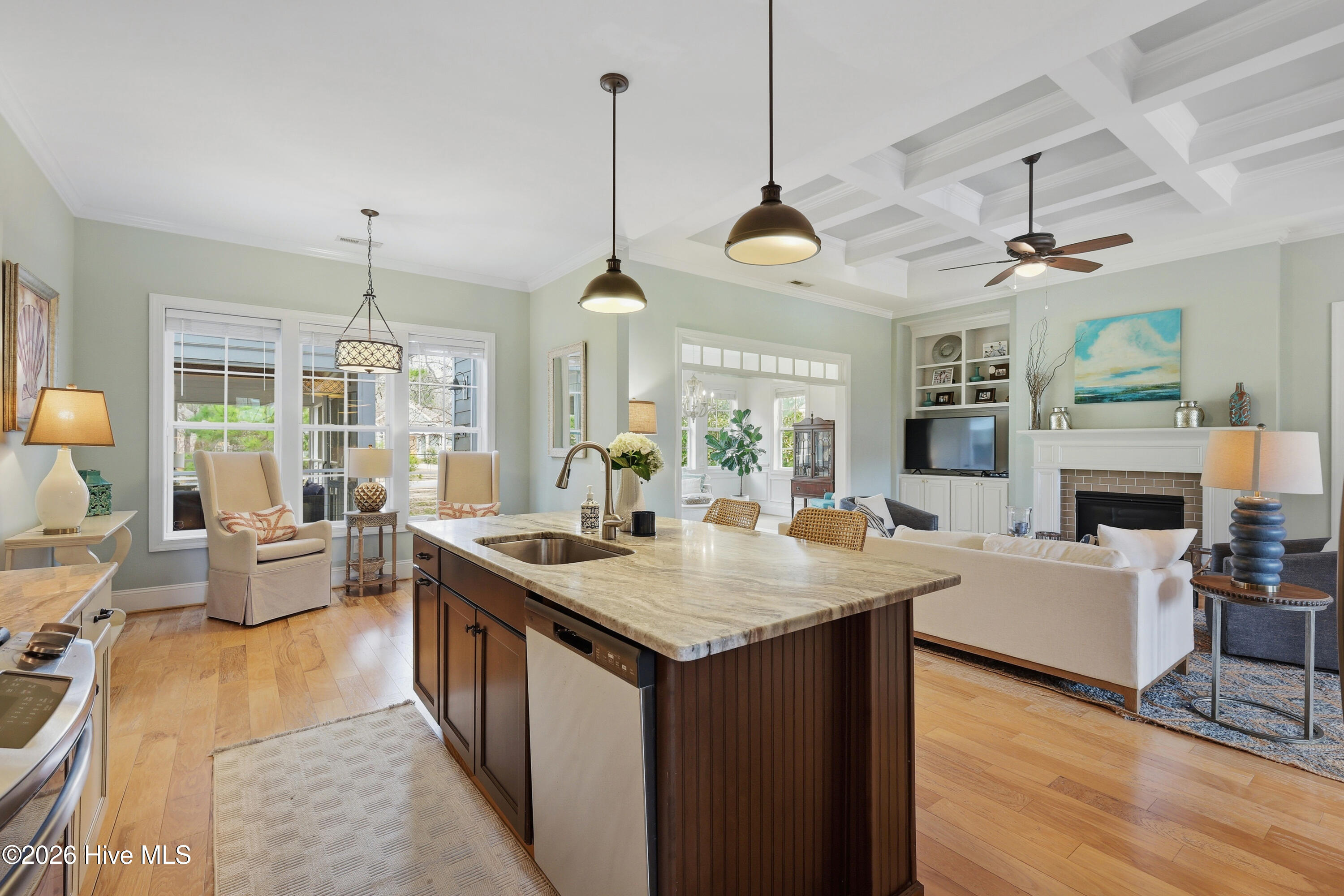 100554068 | Photo 24