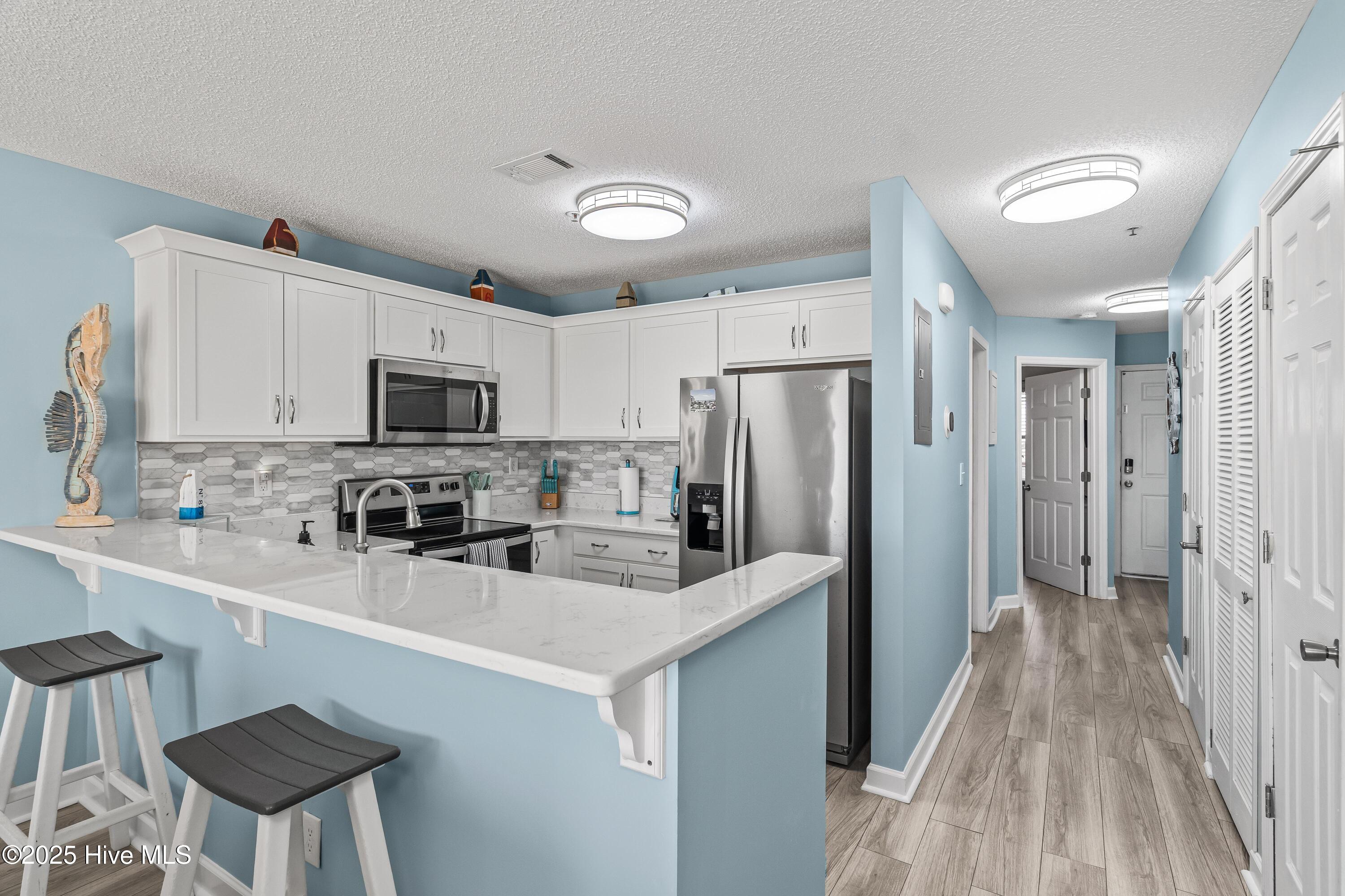 100543136 | Photo 16