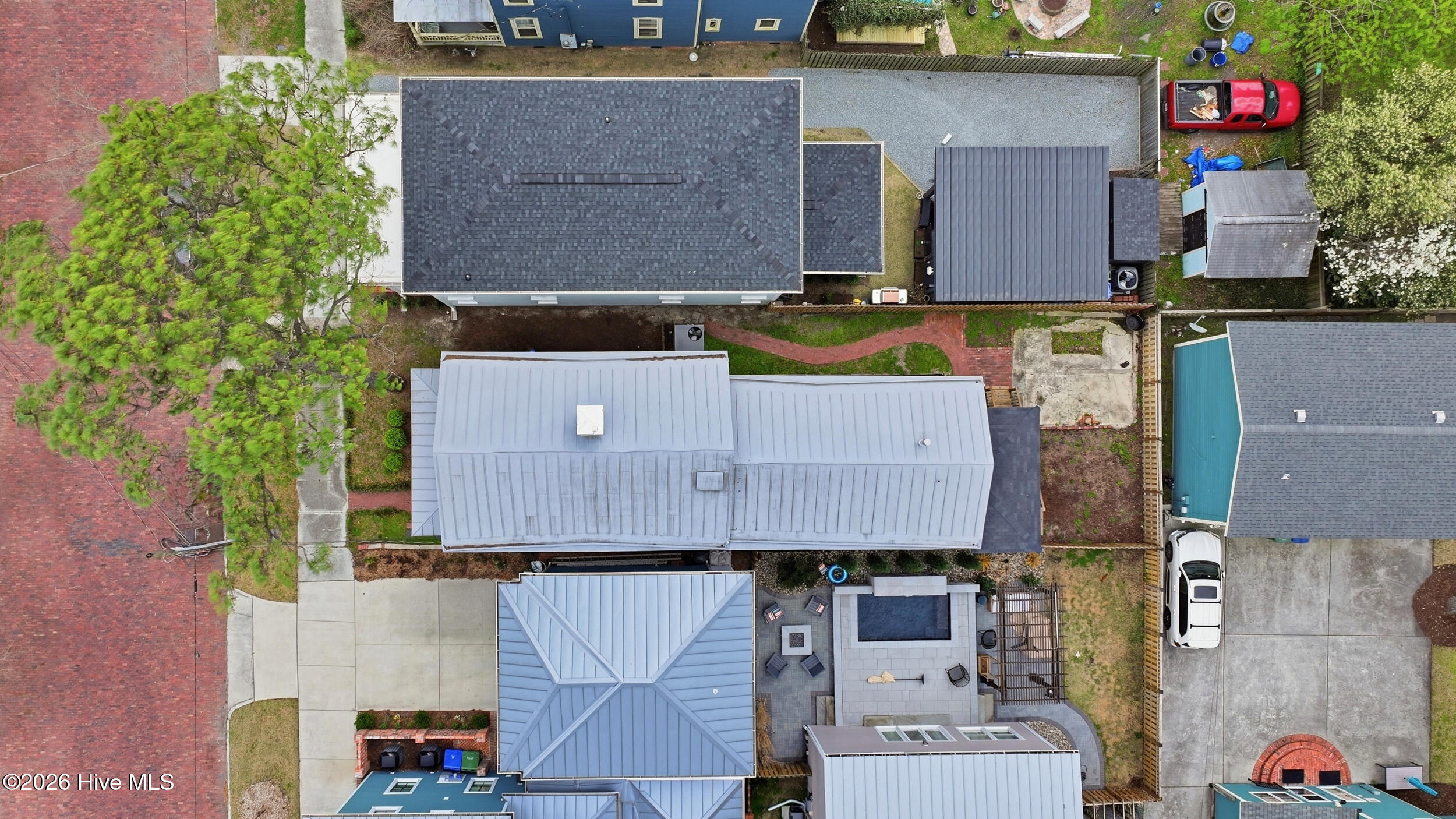 100560571 | Photo 38