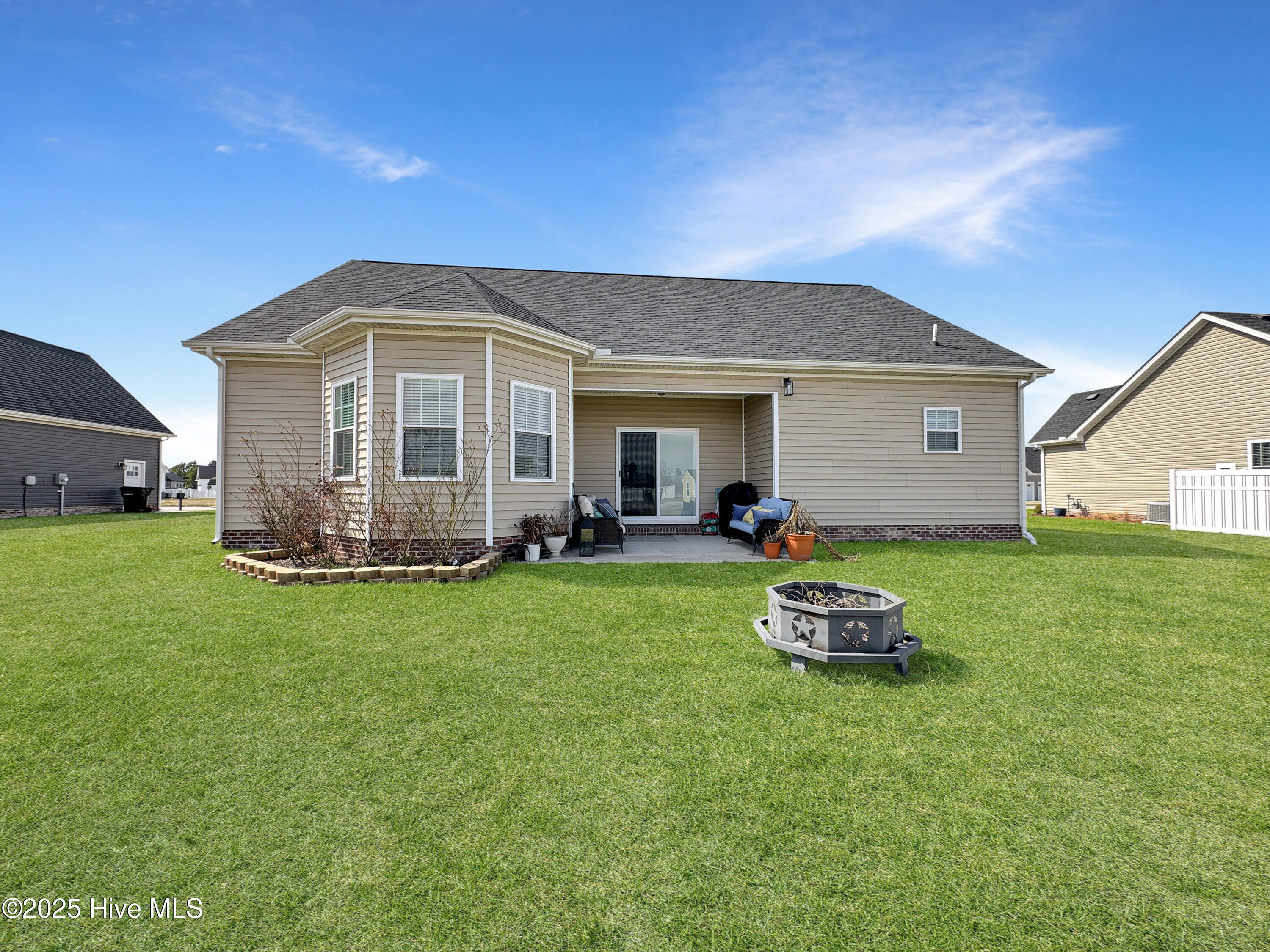 Homes for sale in Elizabeth City, NC | 108 Staysail Dr, Elizabeth City, NC 27909 | MLS# 100539860
