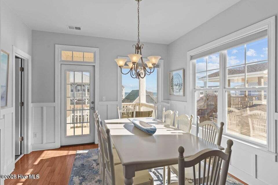 100570468 | Photo 22