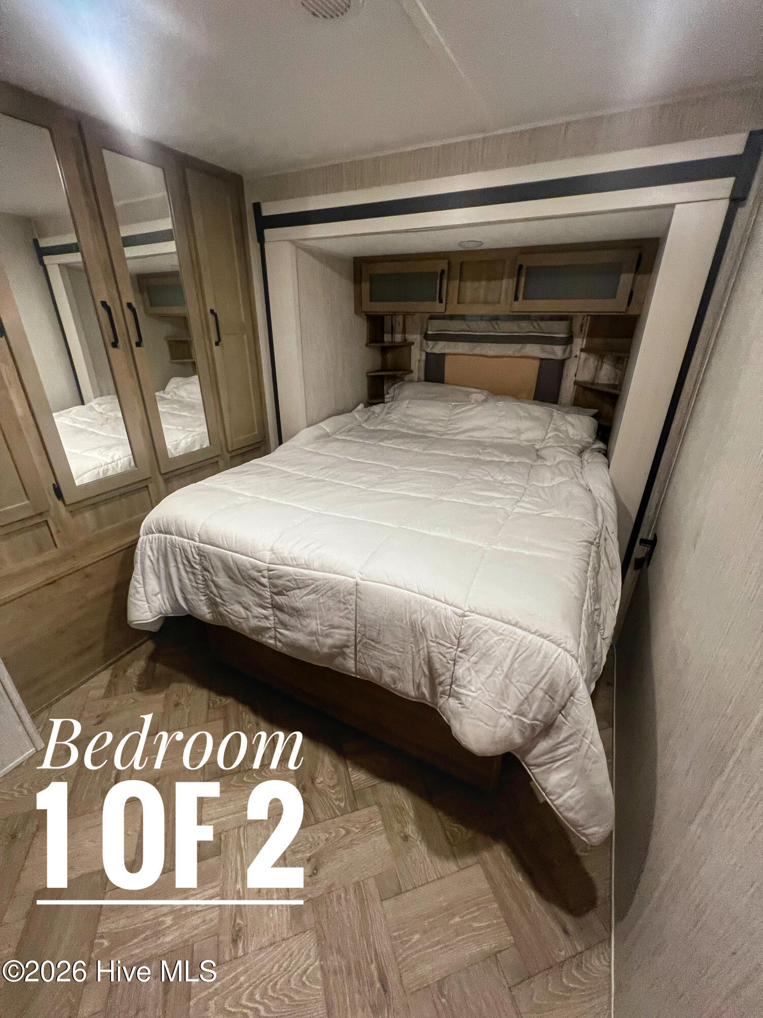 100562854 | Photo 17