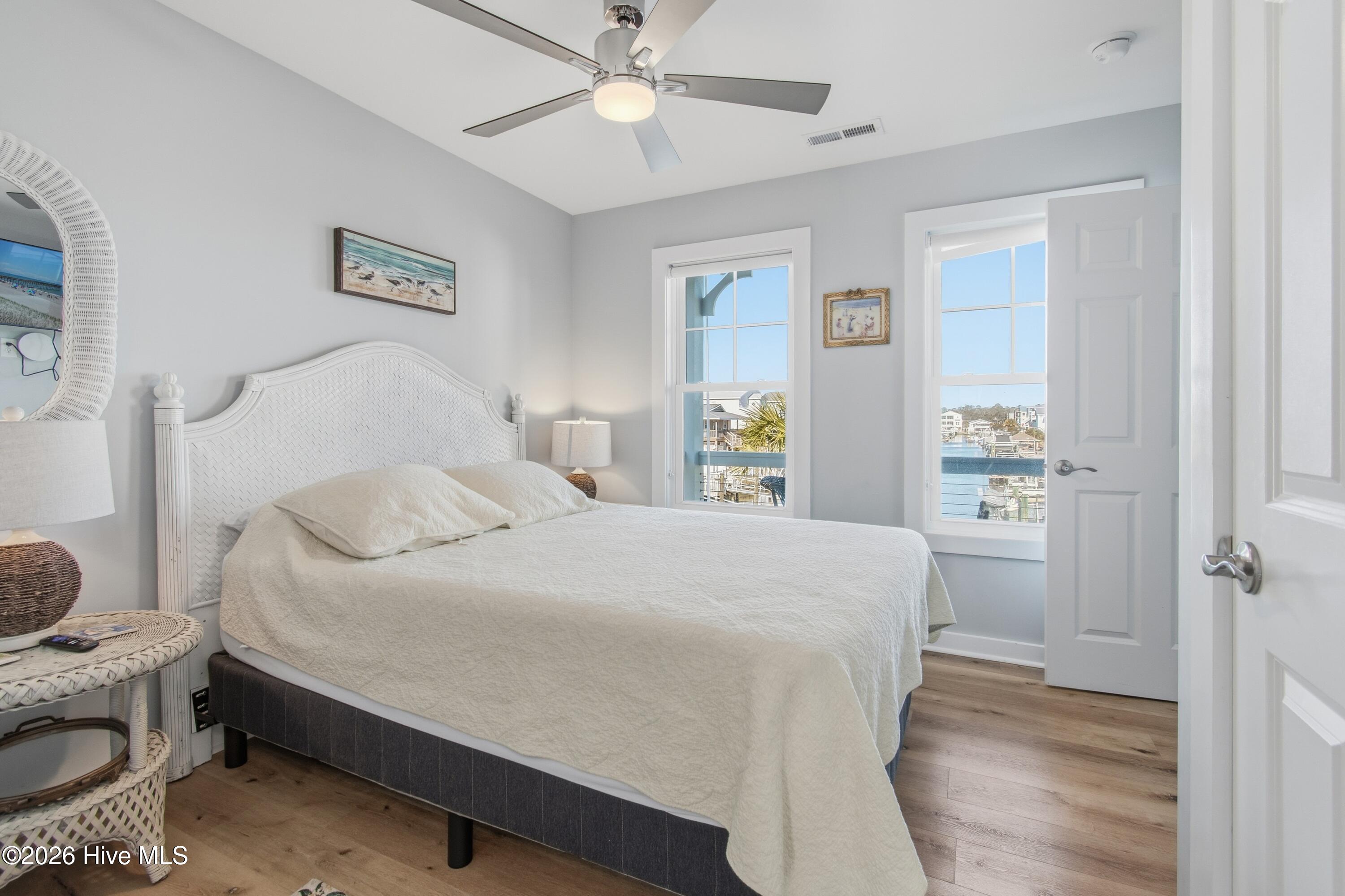 100547553 | Photo 25