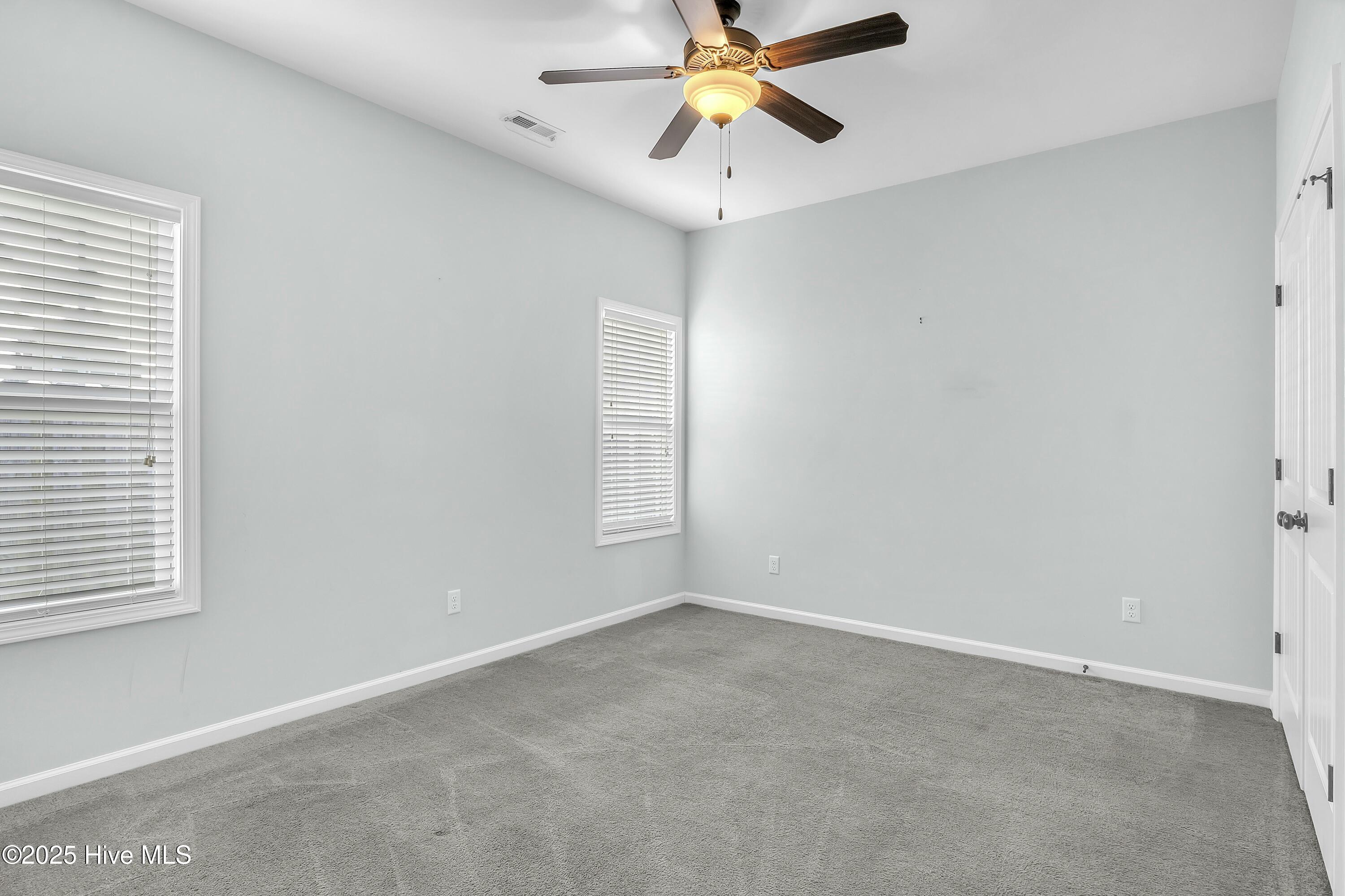 100489569 | Photo 24