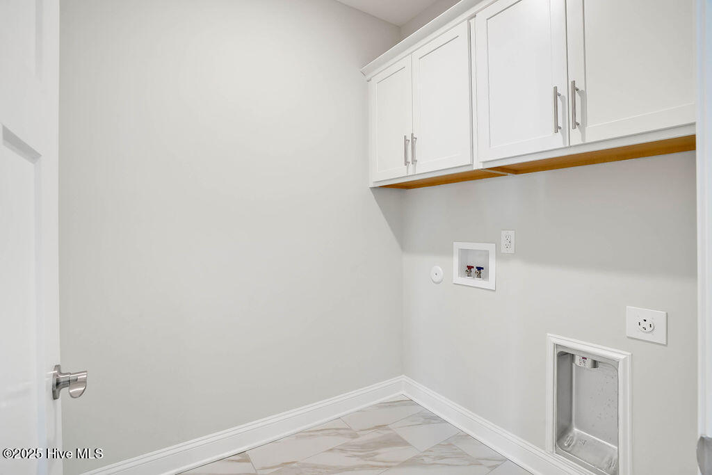 100461561 | Photo 32