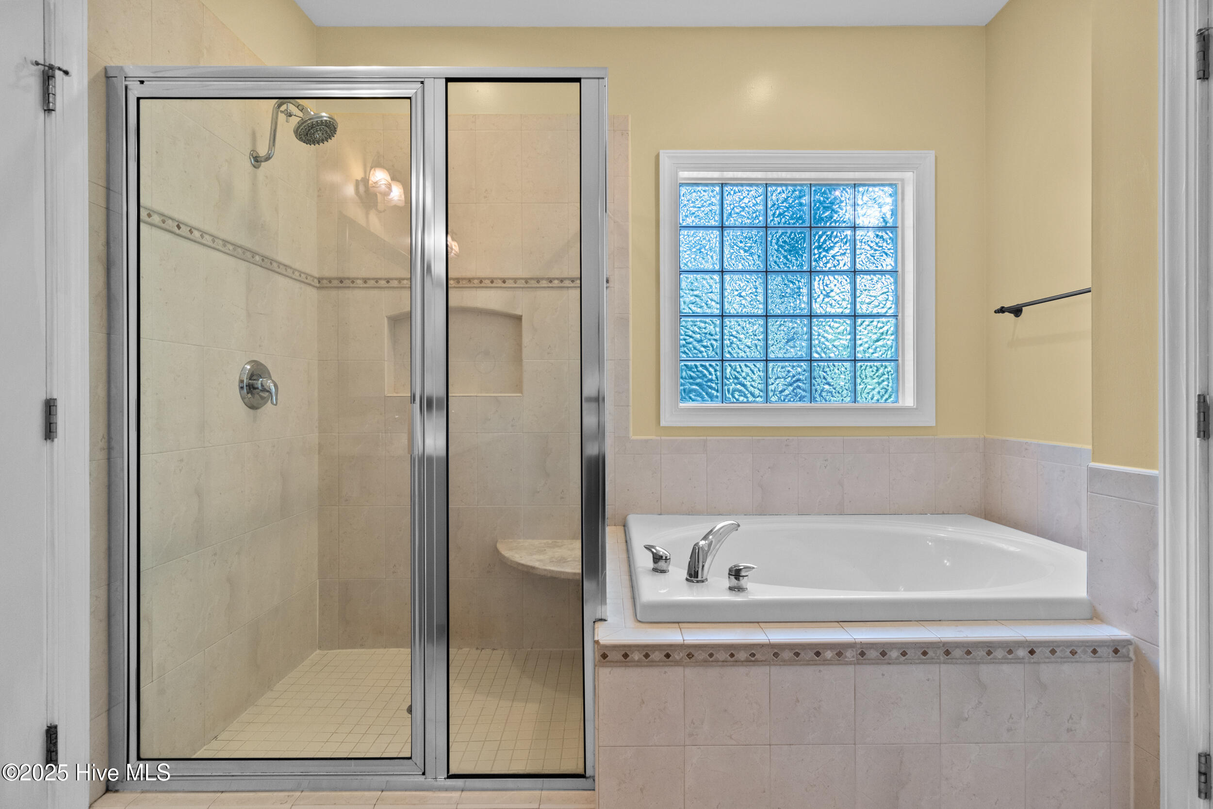 100534384 | Photo 25