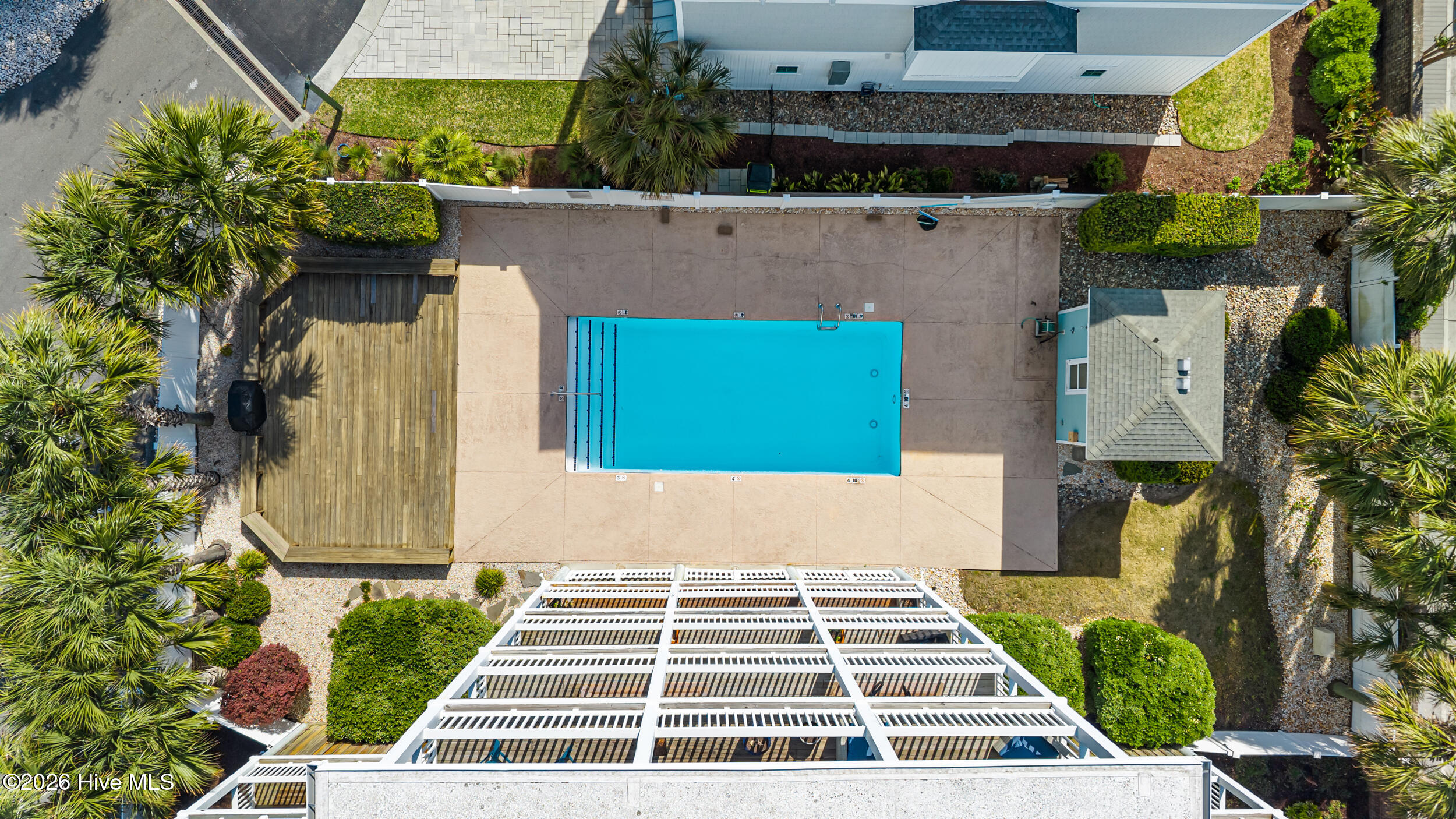 100567123 | Photo 33