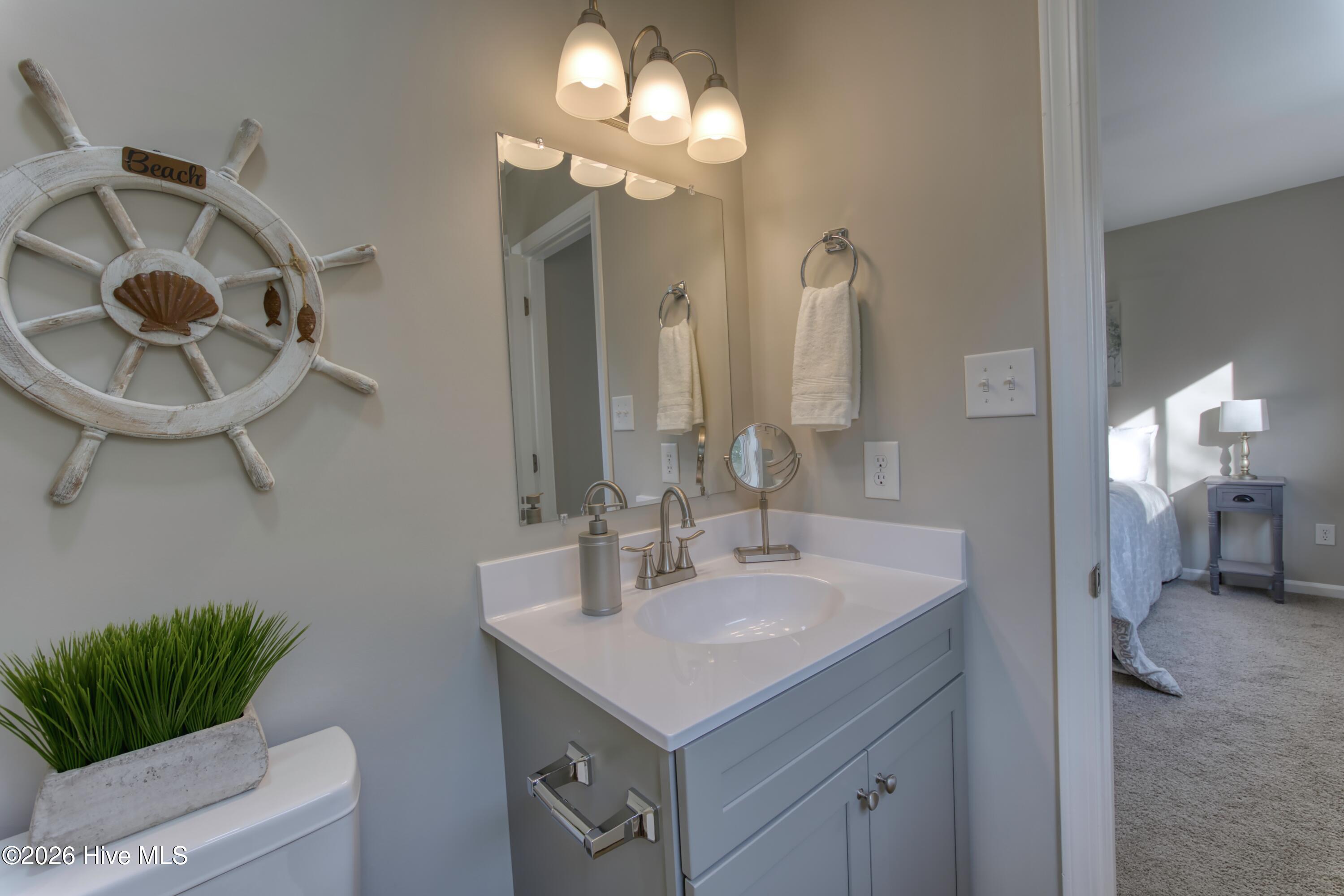 100561992 | Photo 21