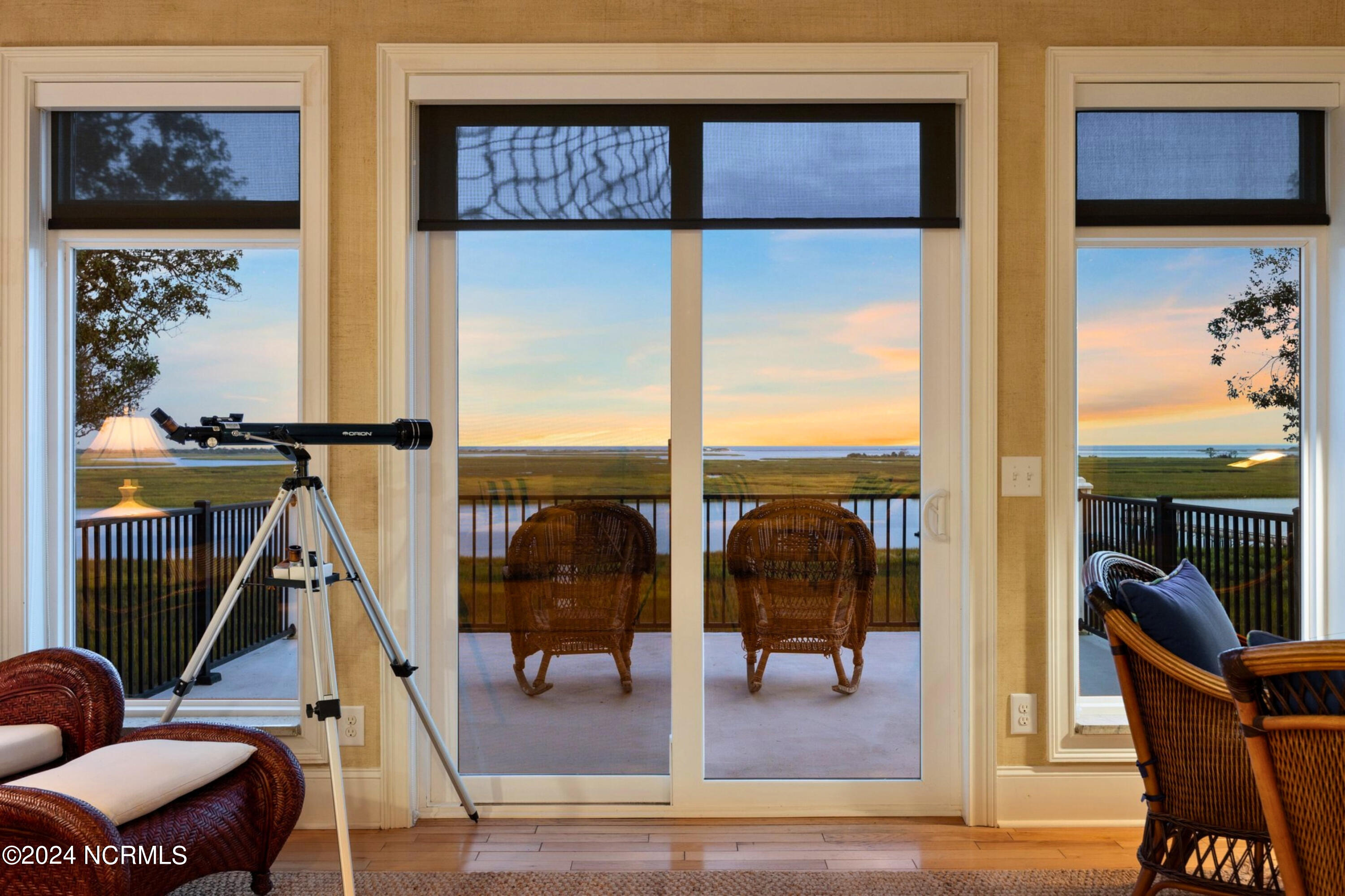 100553128 | Photo 46