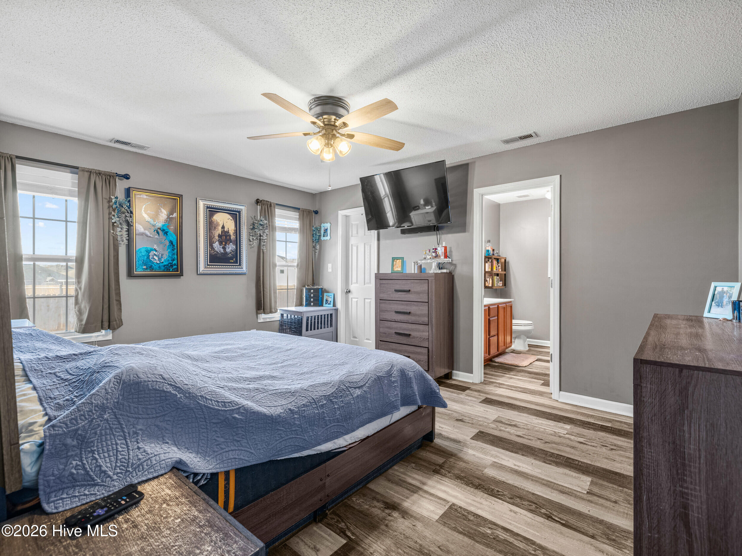 100554135 | Photo 21