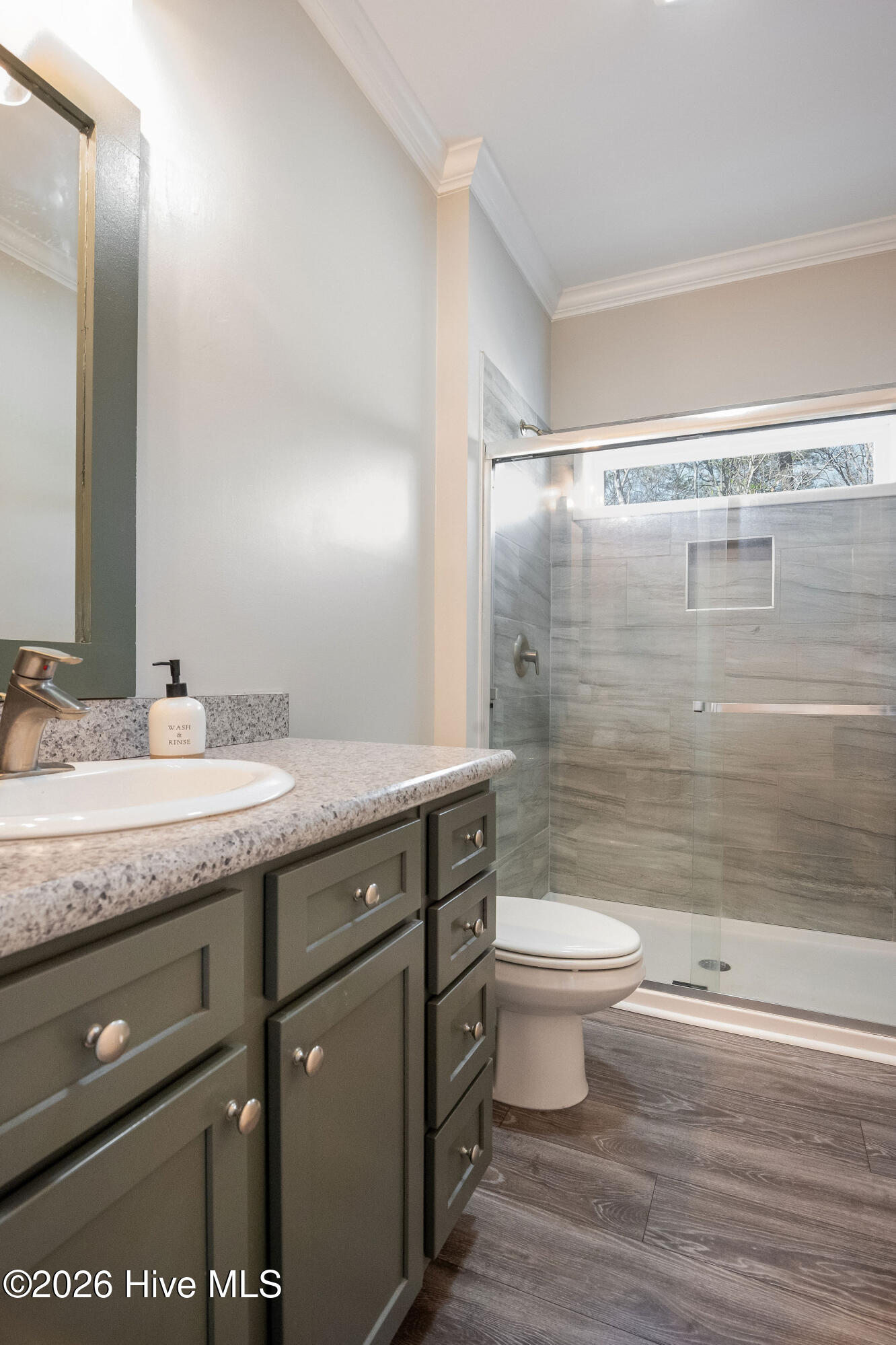 100559948 | Photo 23