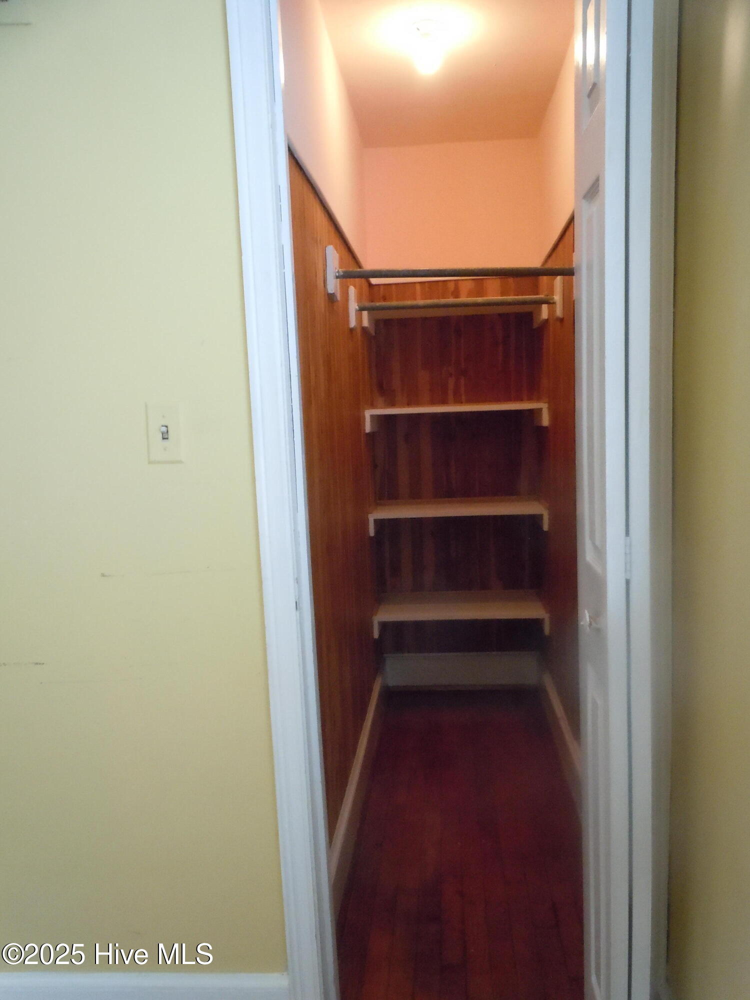 100536293 | Photo 36