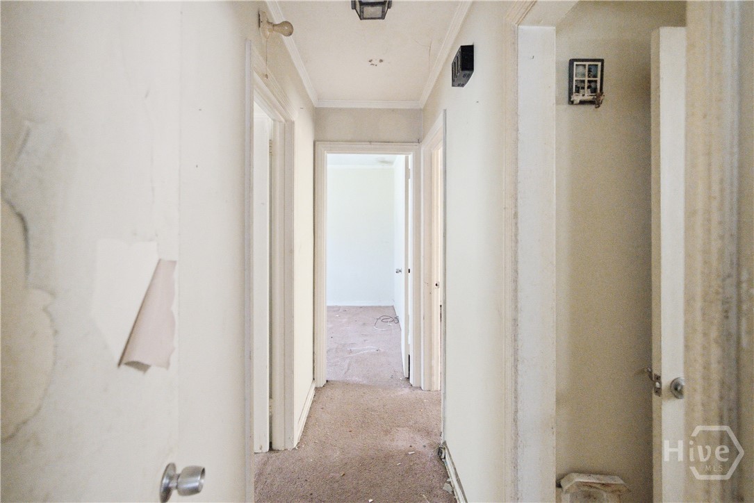 Photo 4 of Single family home for sale at 701 Highland Dr, Savannah, GA 31406 | MLS# SA365949 | Listing updated on 2026-10-08