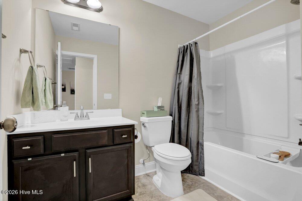 100568323 | Photo 20