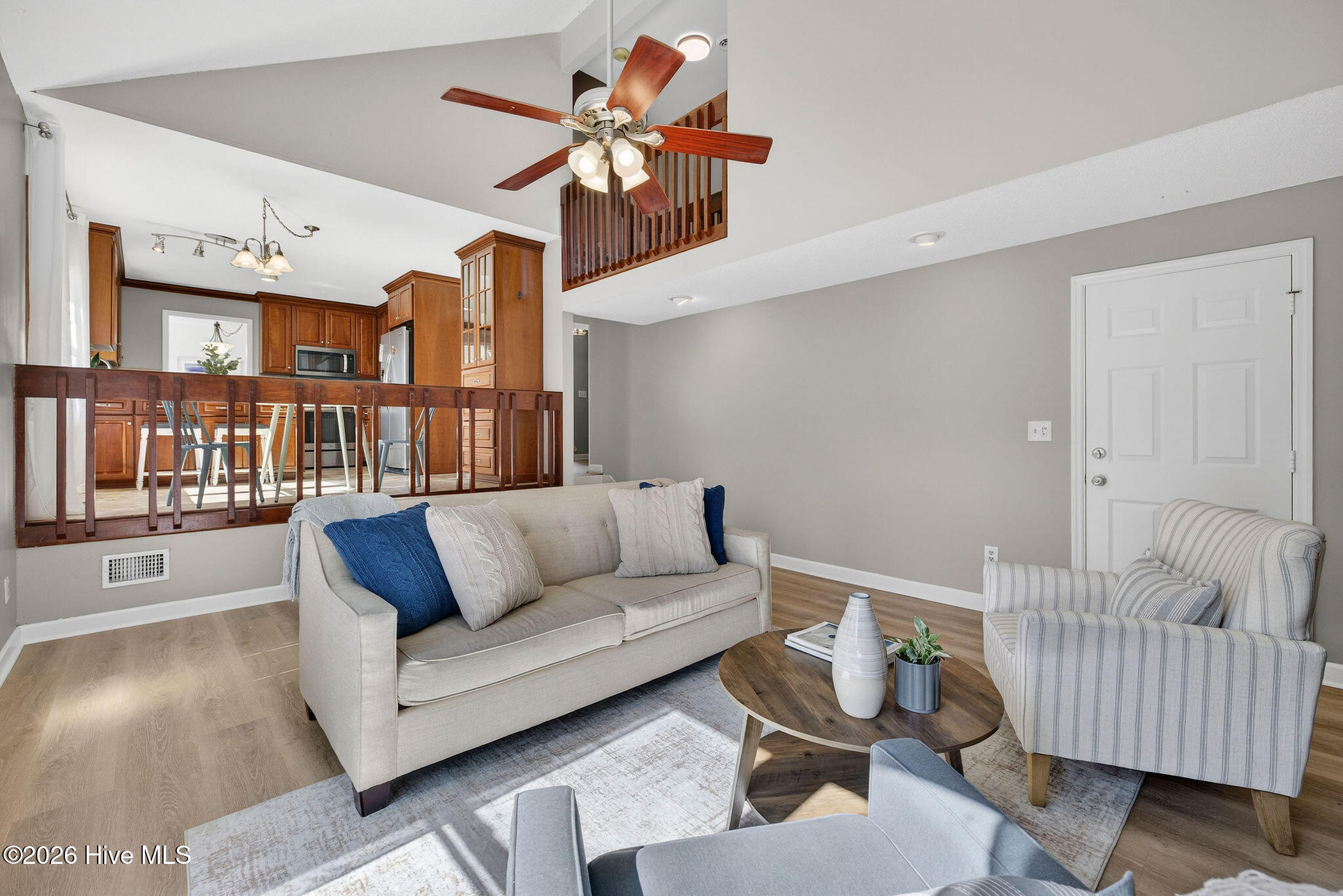 100556814 | Photo 13