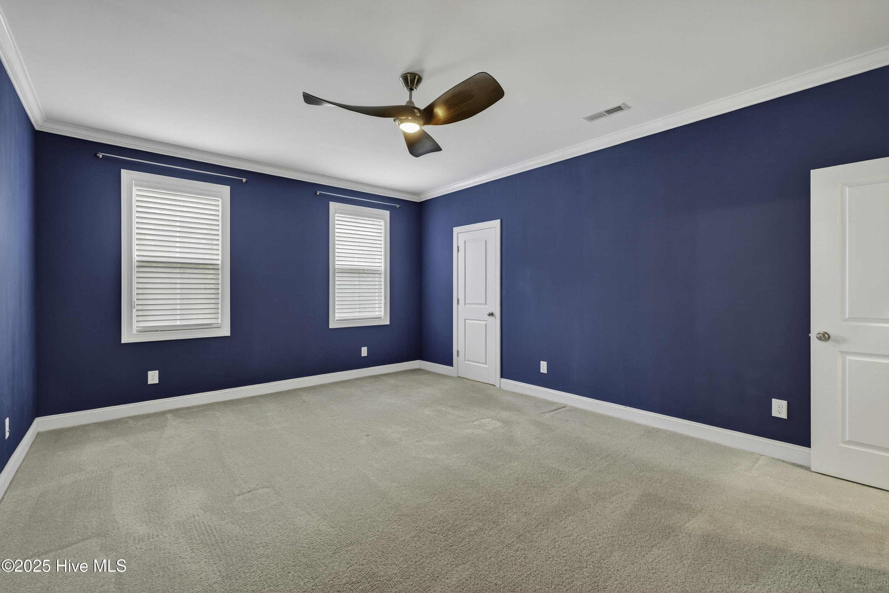 100536427 | Photo 25