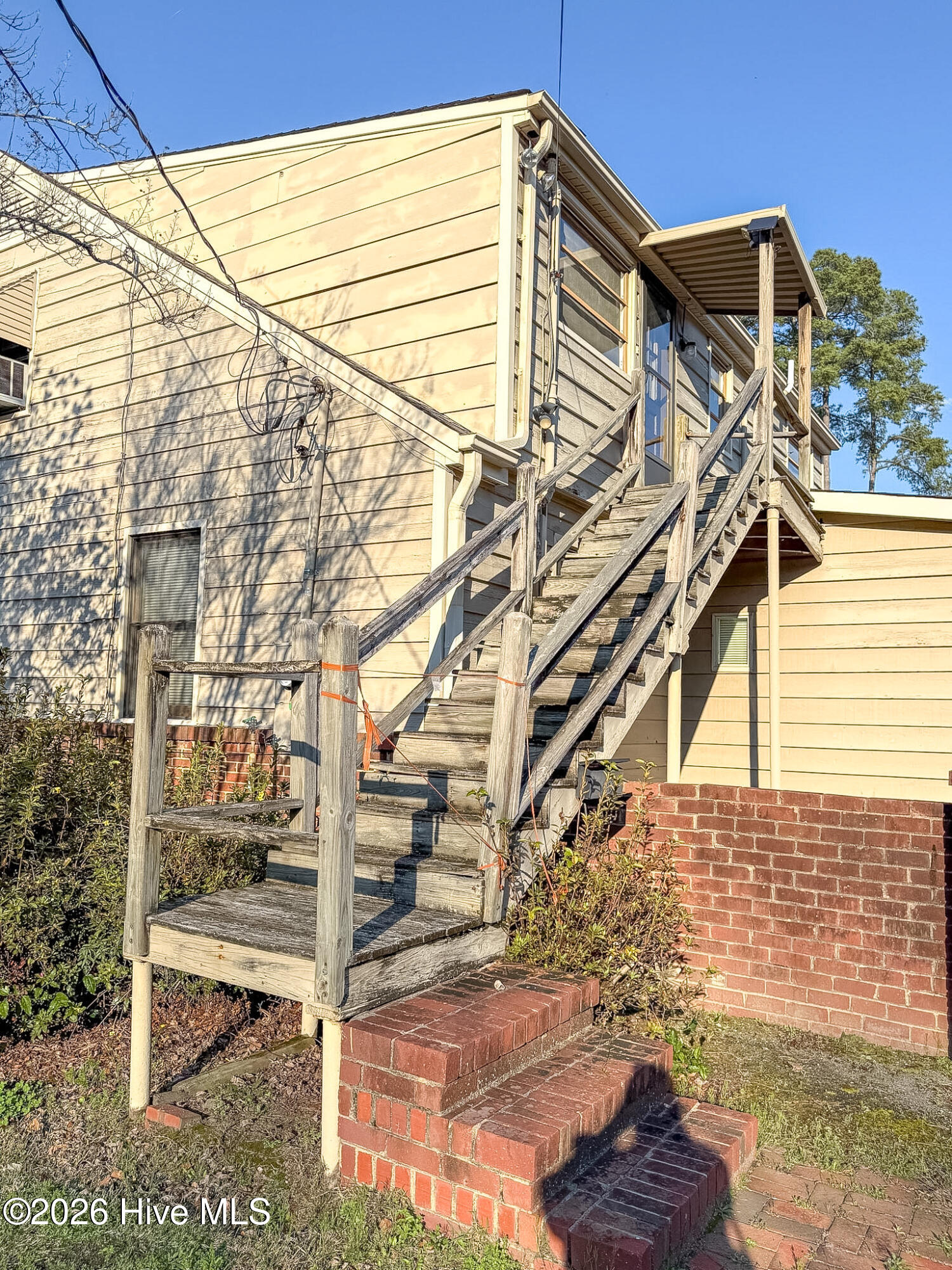 100560688 | Photo 23