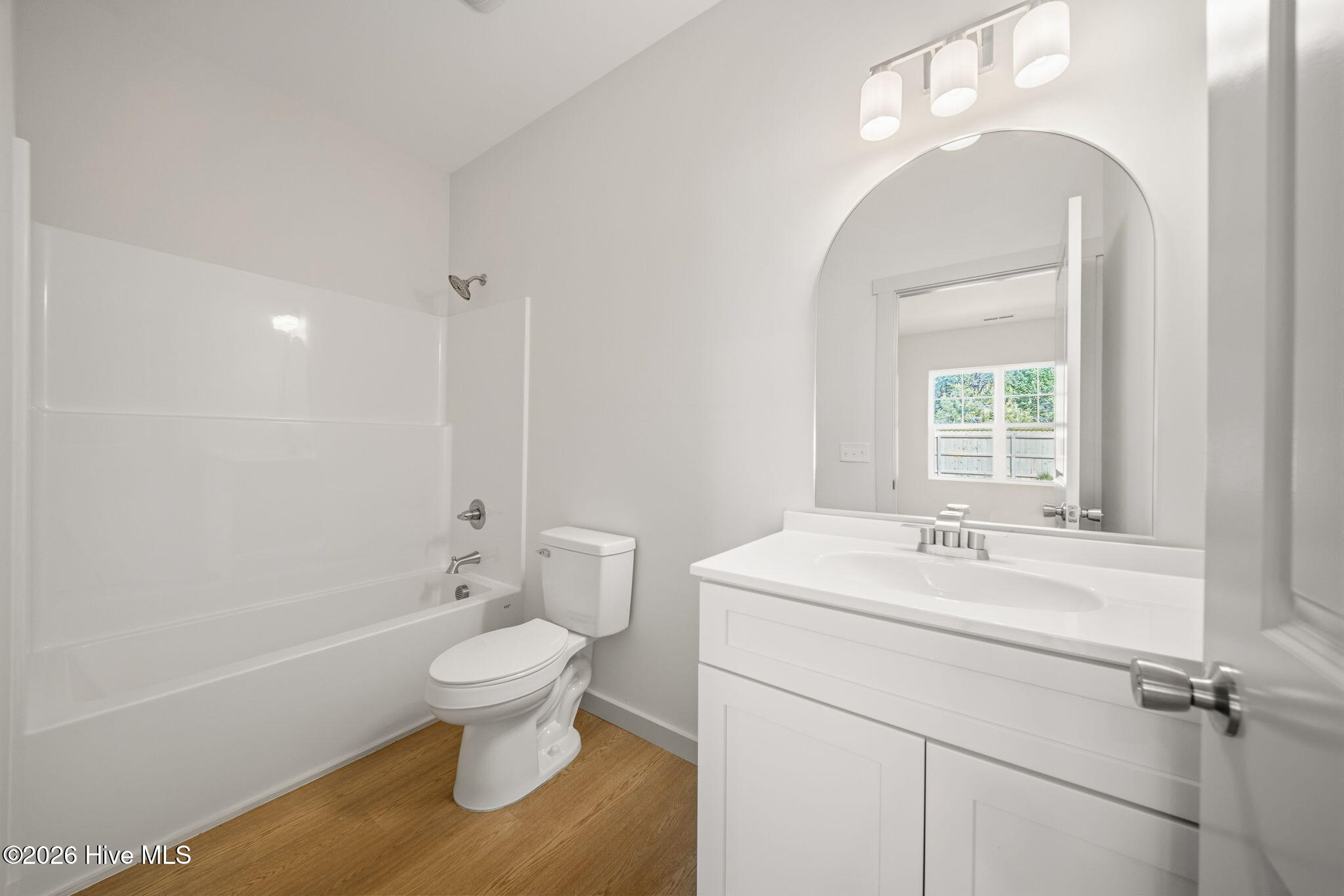 100562147 | Photo 50