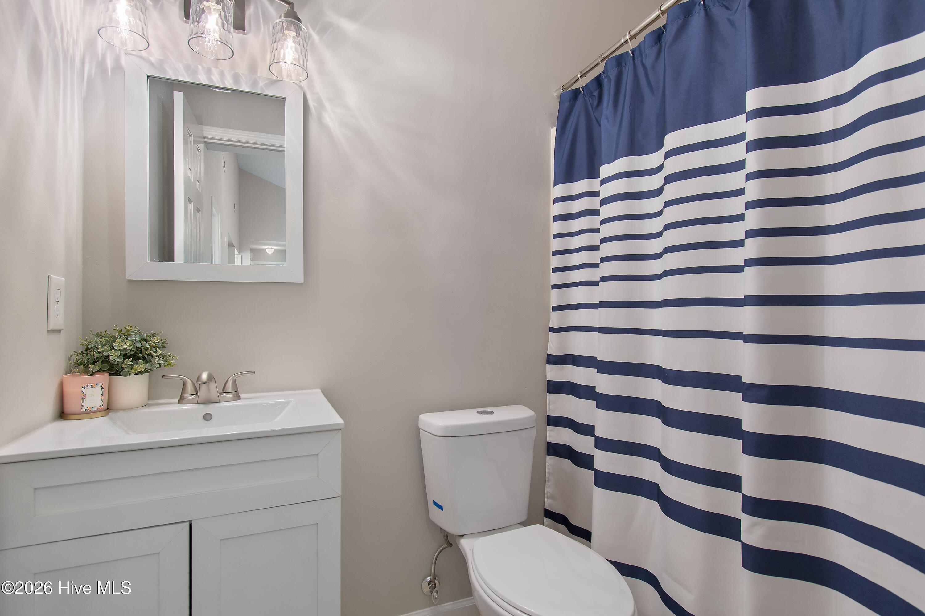 100562520 | Photo 11