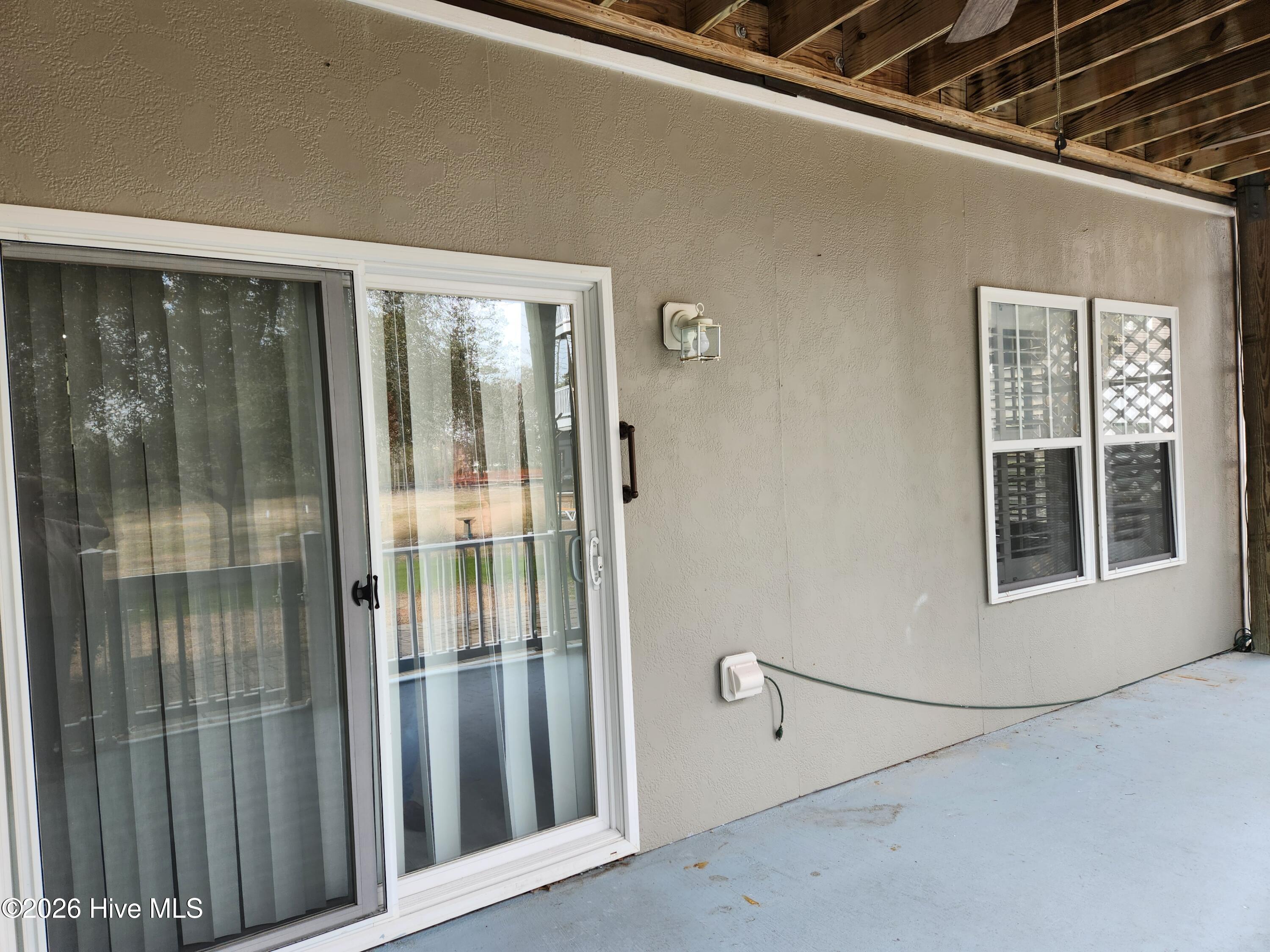 100555849 | Photo 11