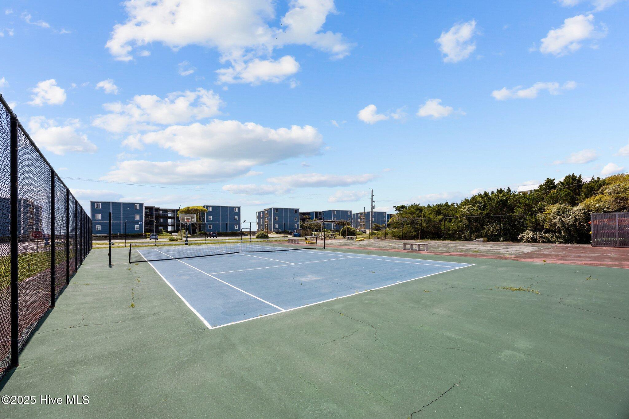 100561287 | Photo 26