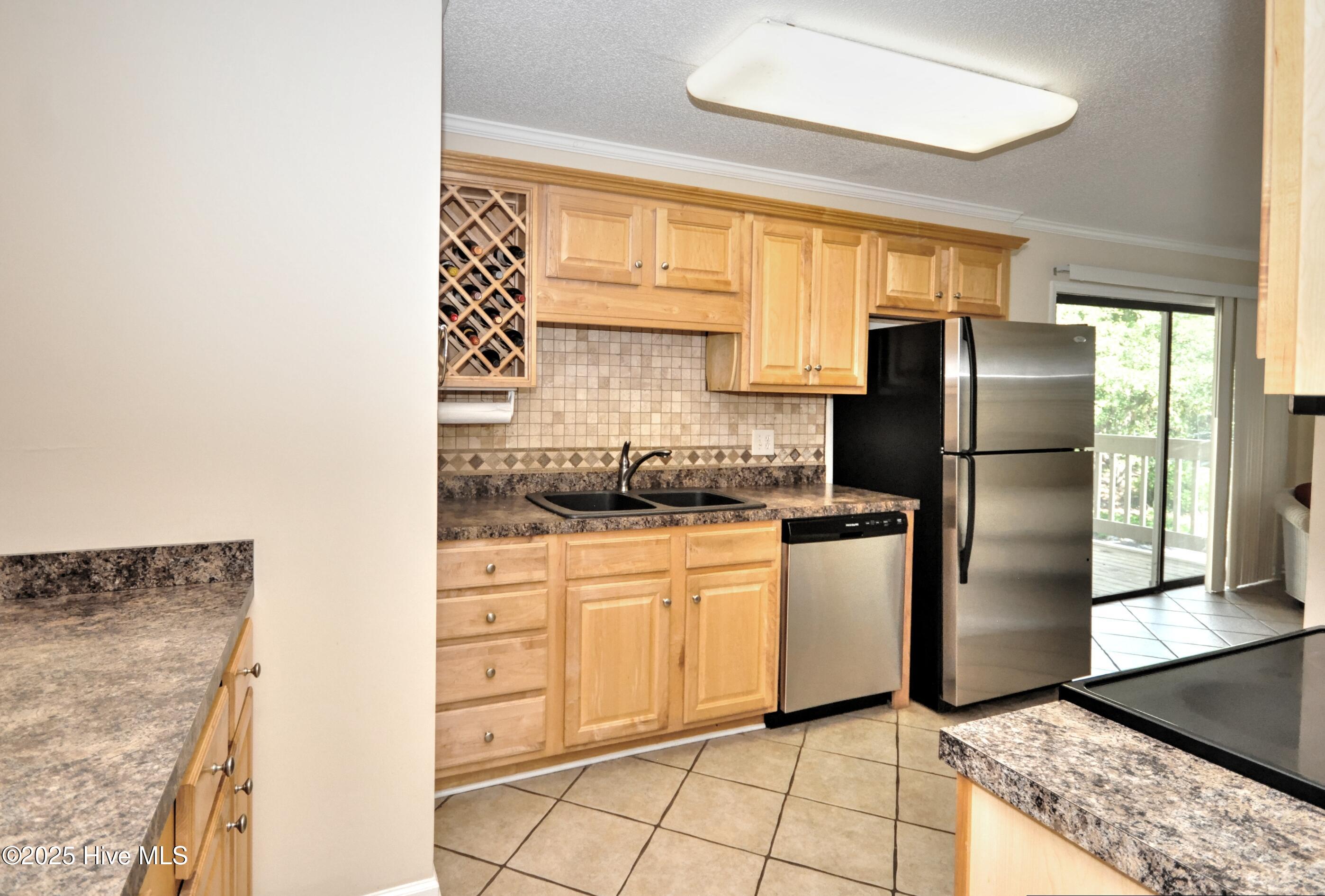 100541549 | Photo 12