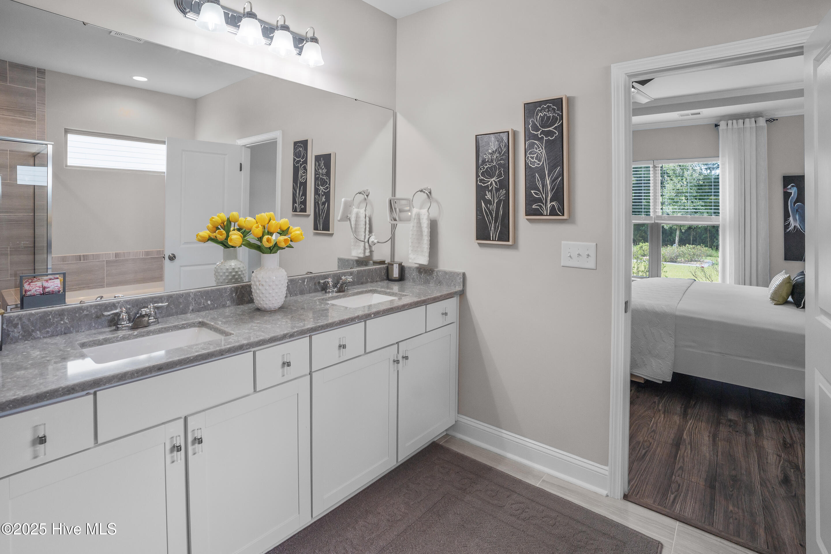 100526662 | Photo 36